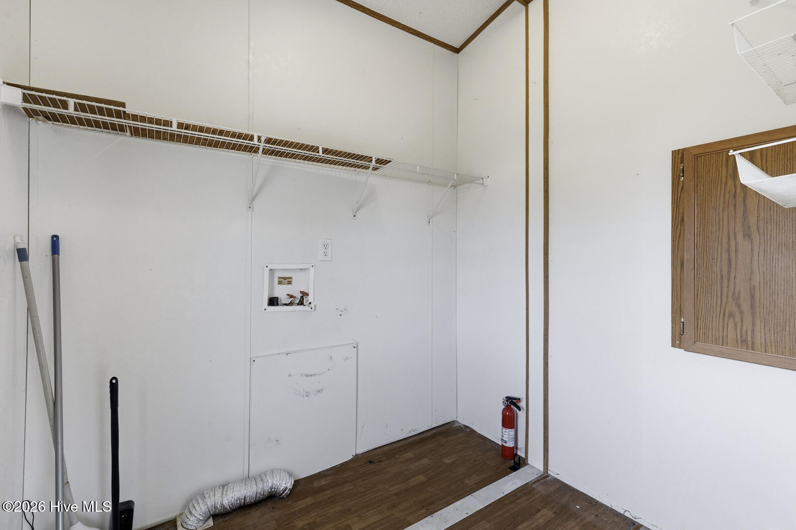 100561628 | Photo 12