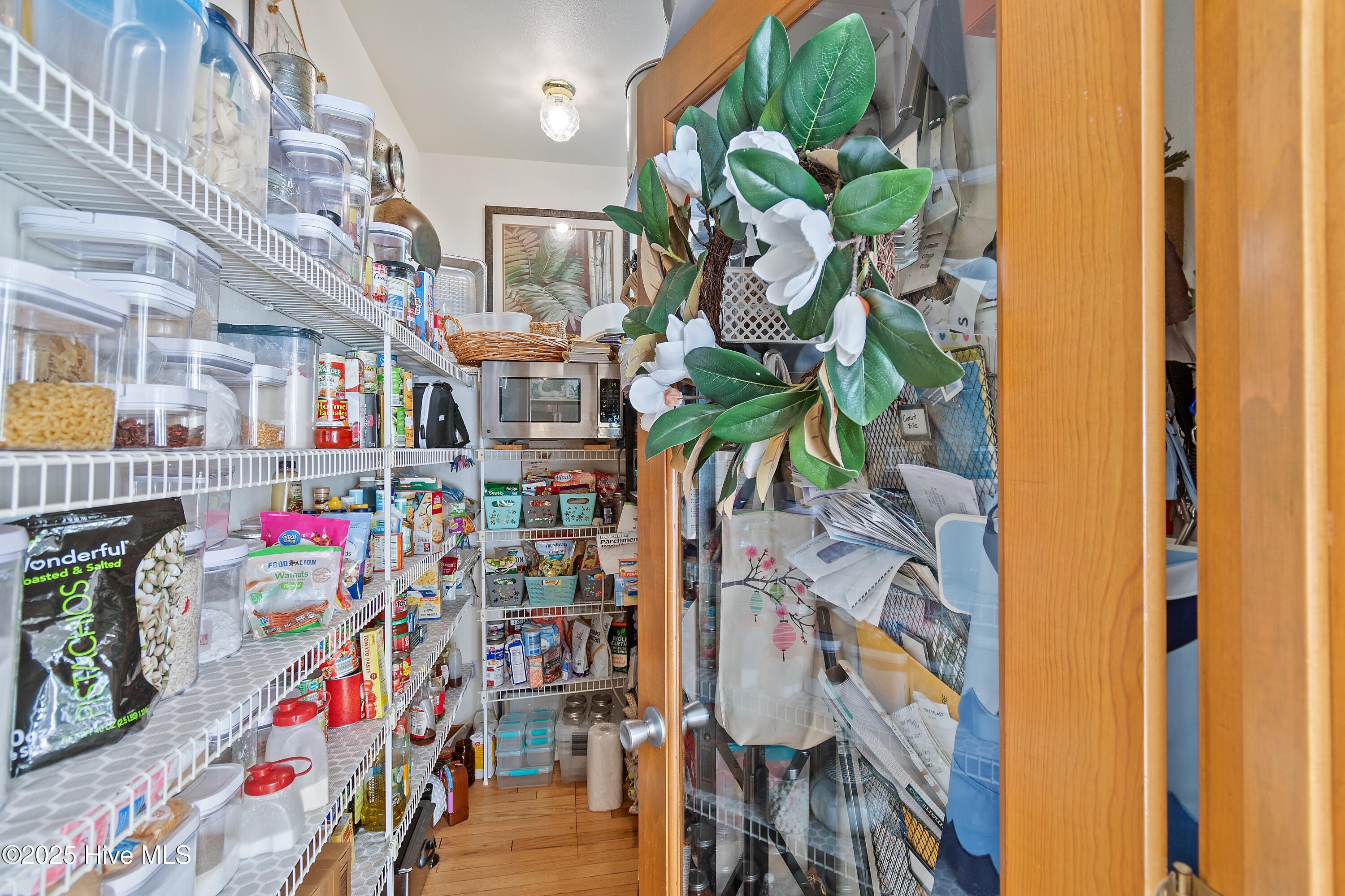 100535274 | Photo 17