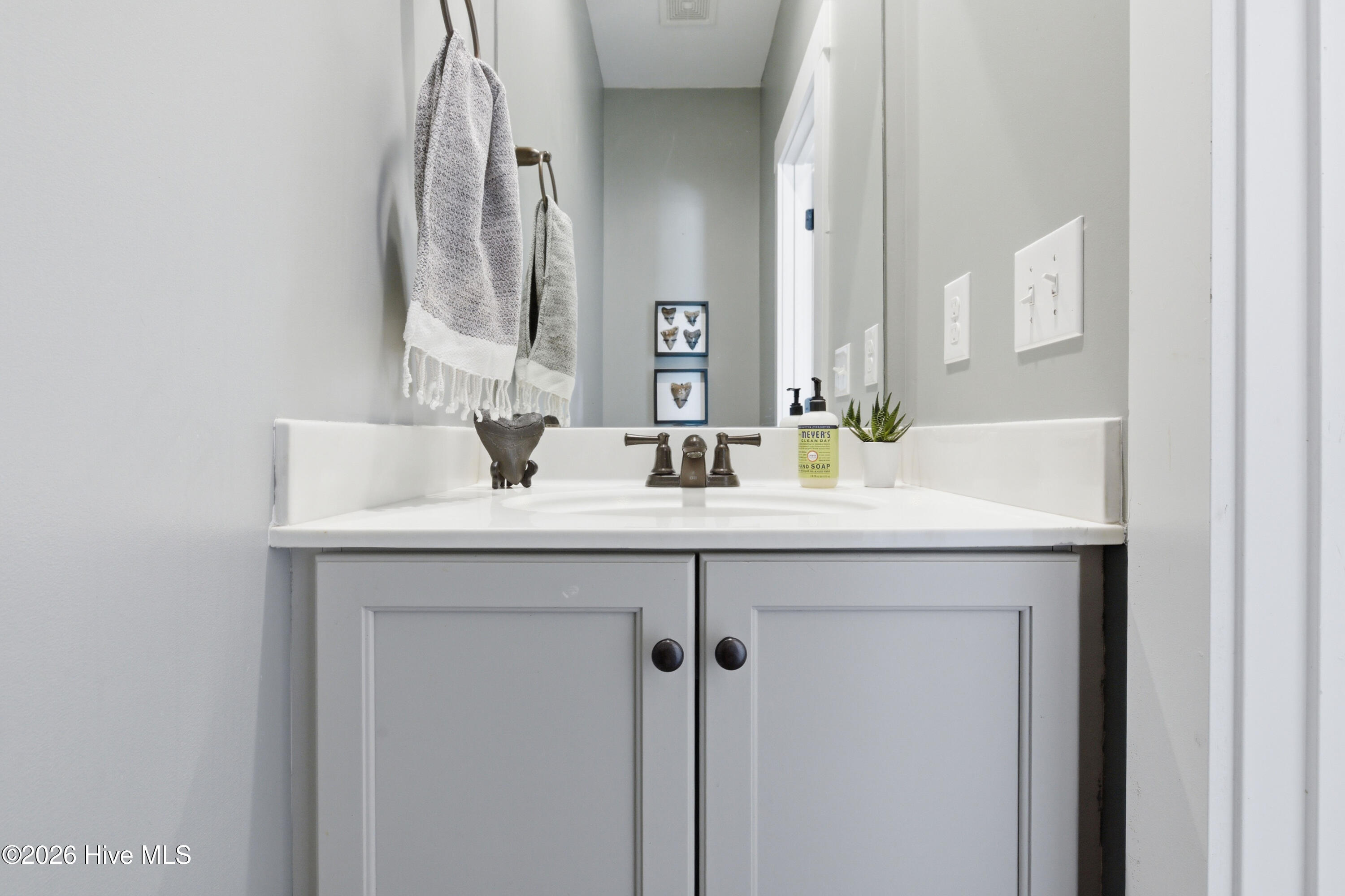 100562643 | Photo 20