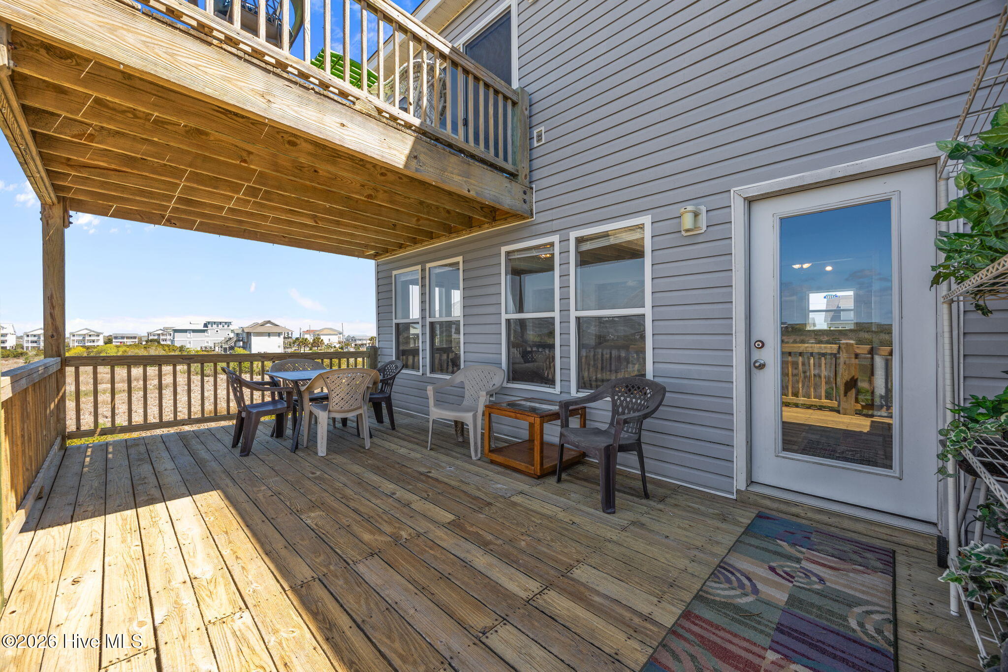 100564989 | Photo 16