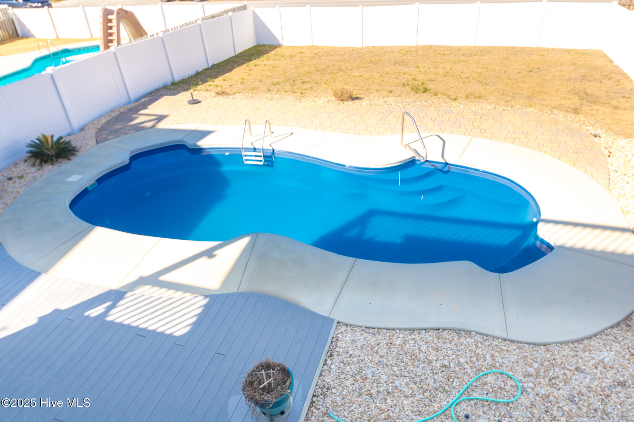 100552425 | Photo 28