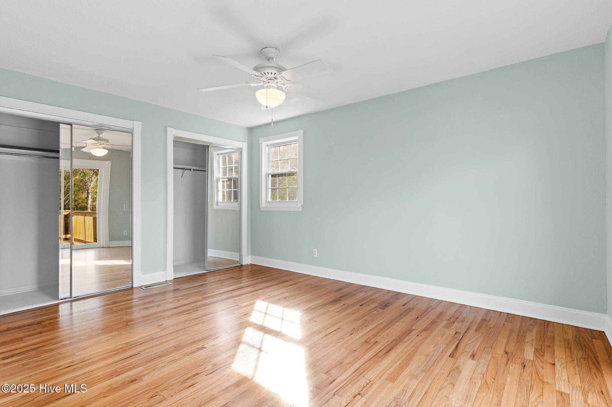 100543279 | Photo 38