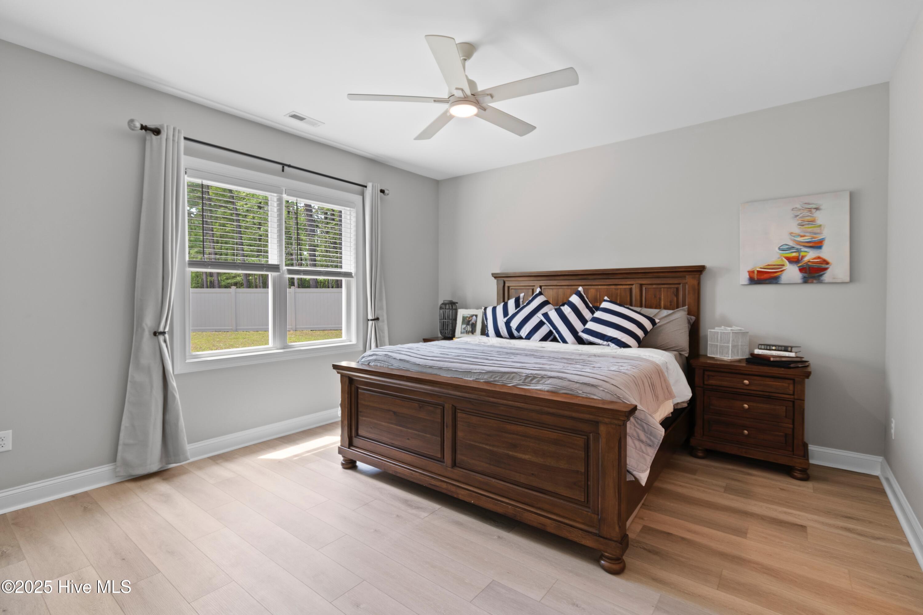 100530702 | Photo 21