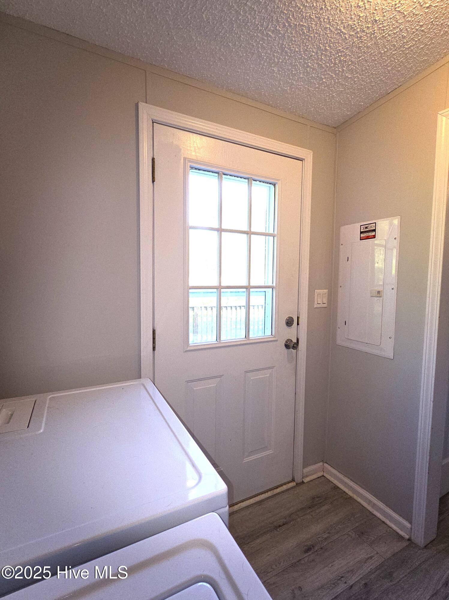 100528140 | Photo 38