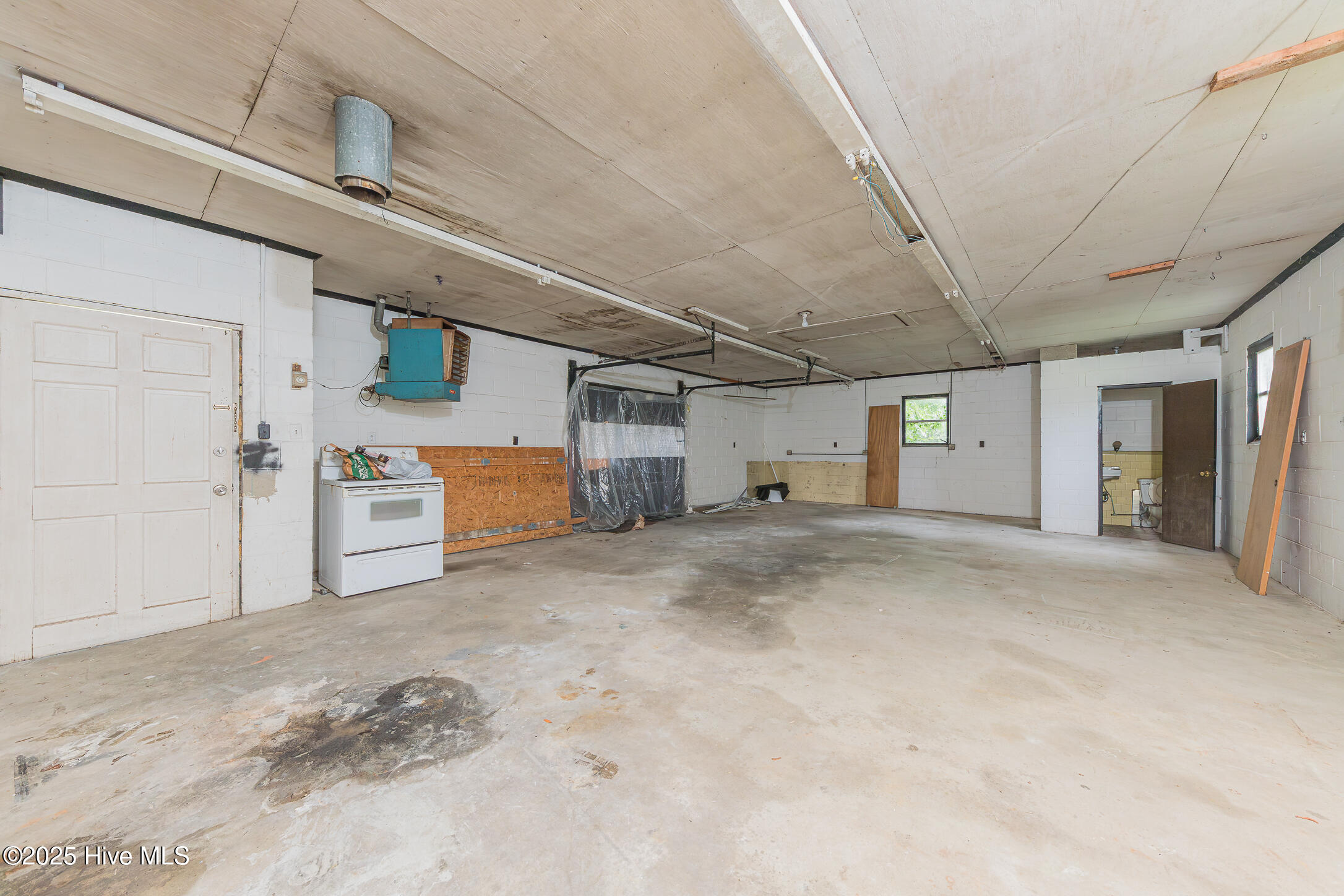 100523491 | Photo 37