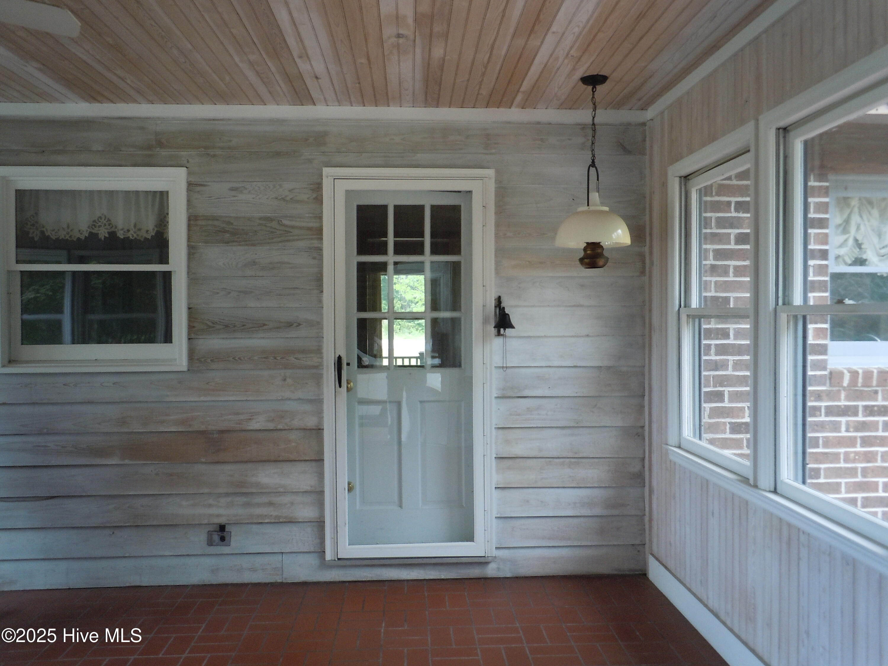 100533053 | Photo 69