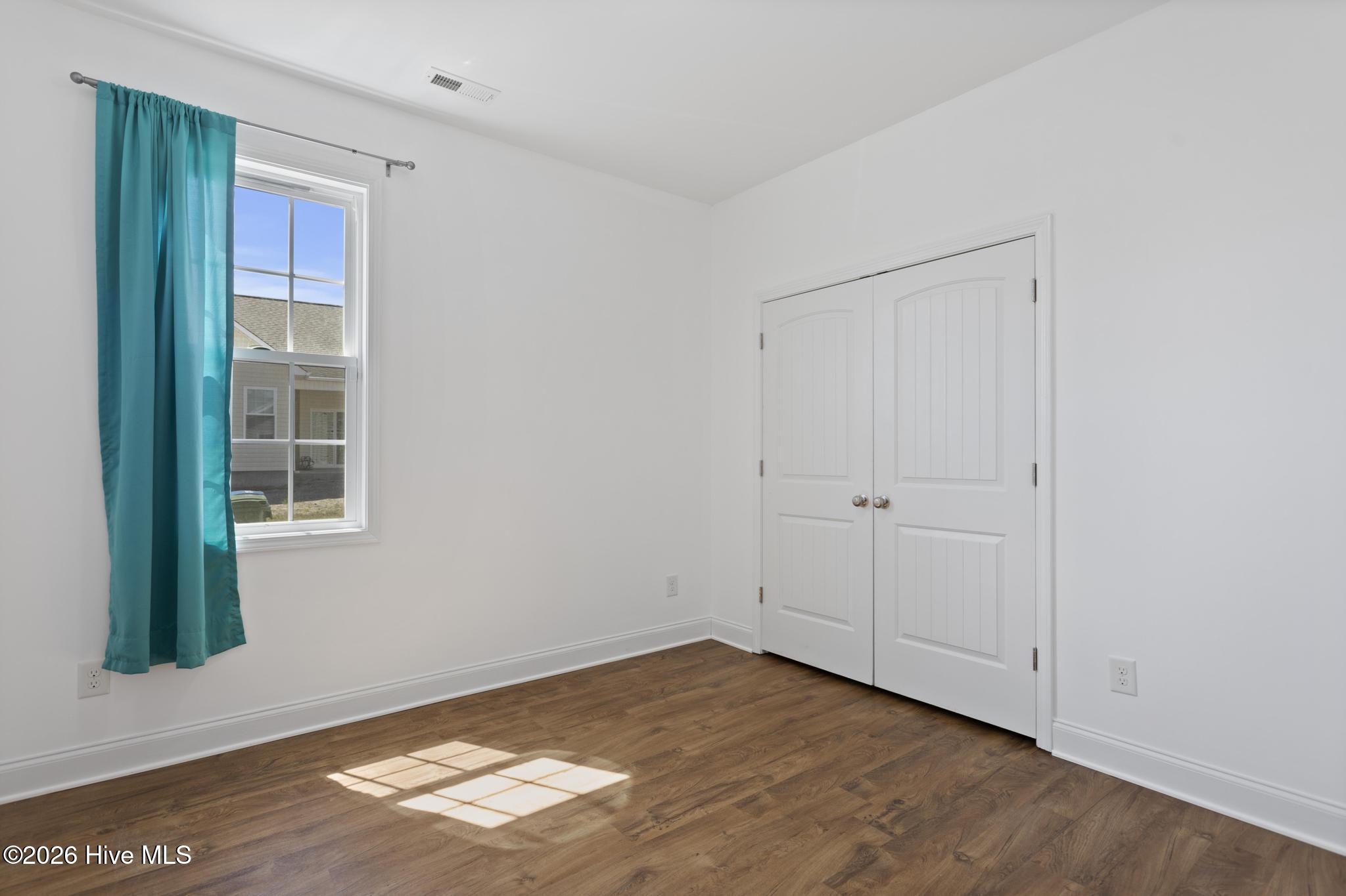 100542370 | Photo 16