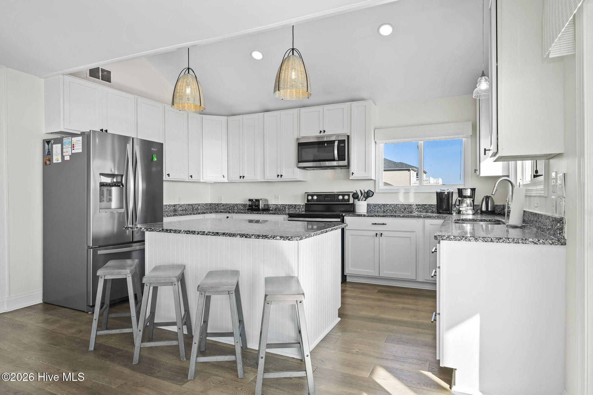 100552942 | Photo 15