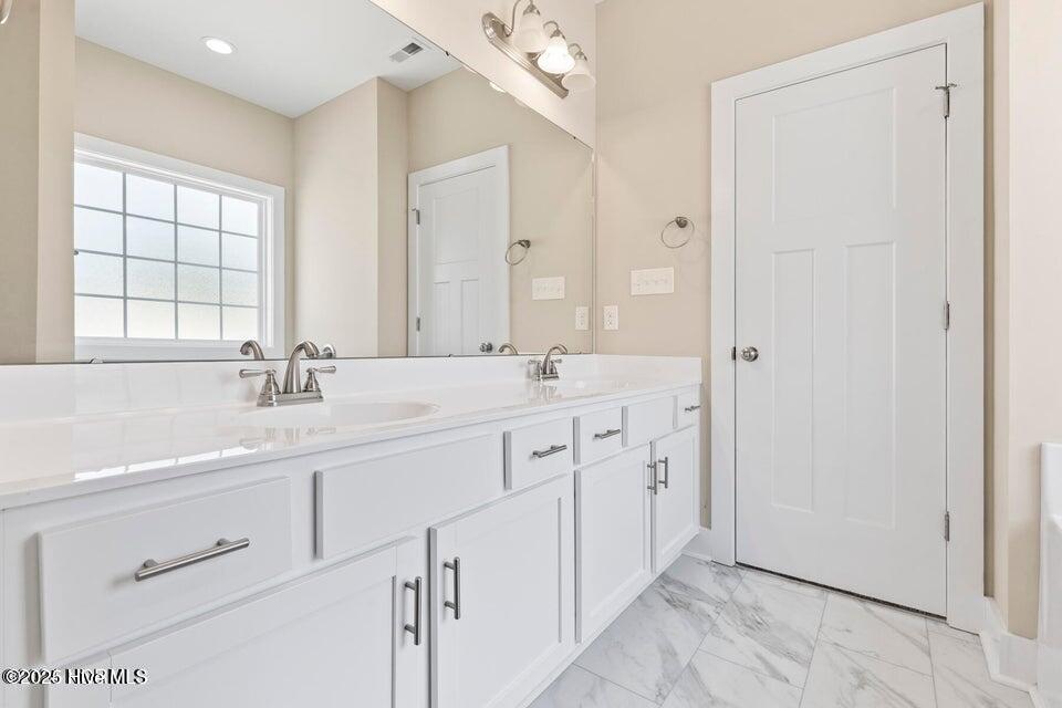 100540139 | Photo 32