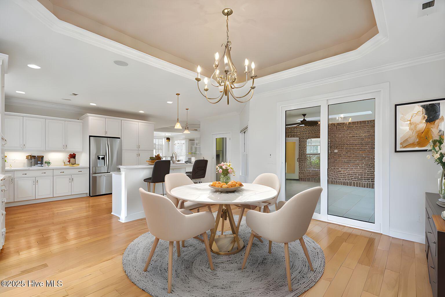 100550023 | Photo 29