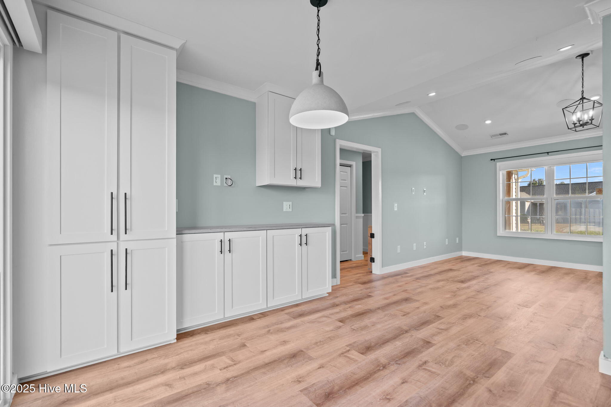 100537521 | Photo 11