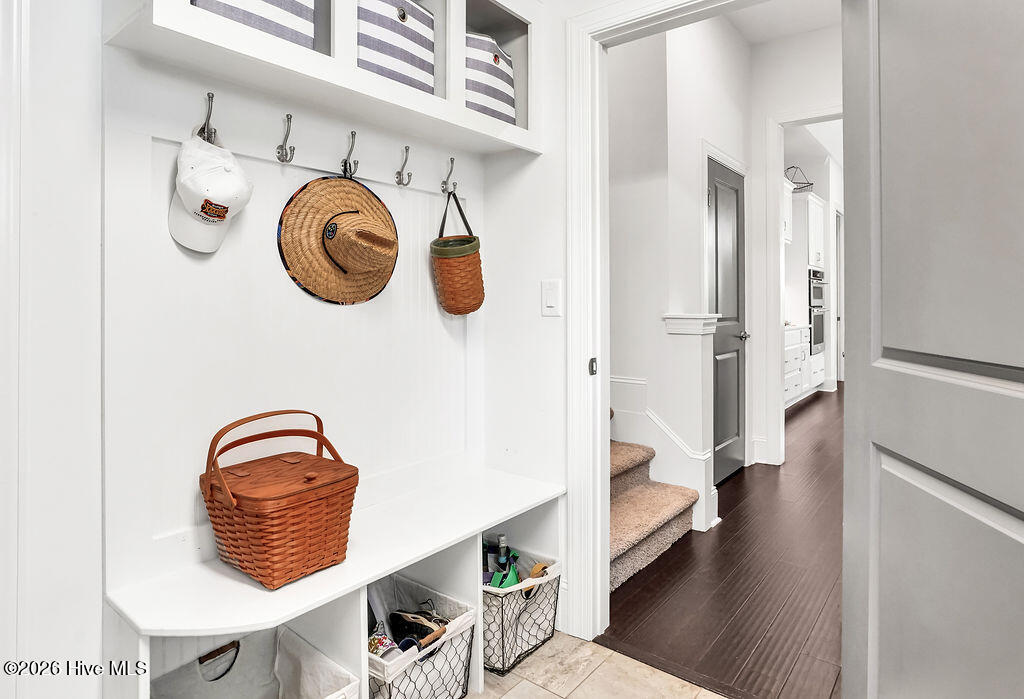 100579176 | Photo 33