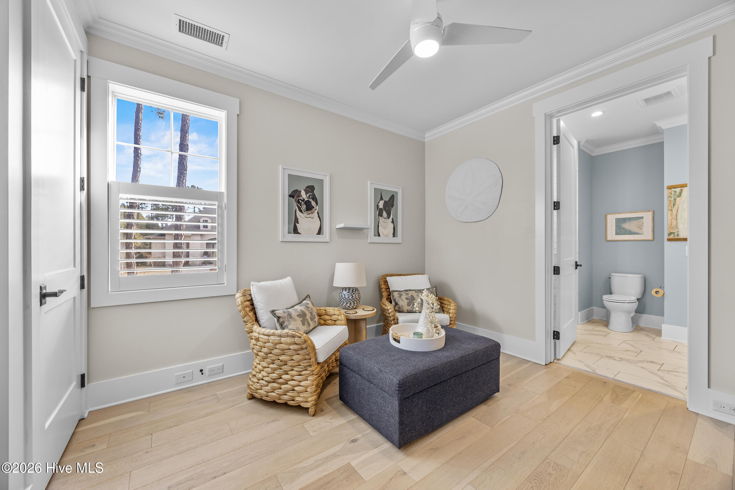 100527990 | Photo 42