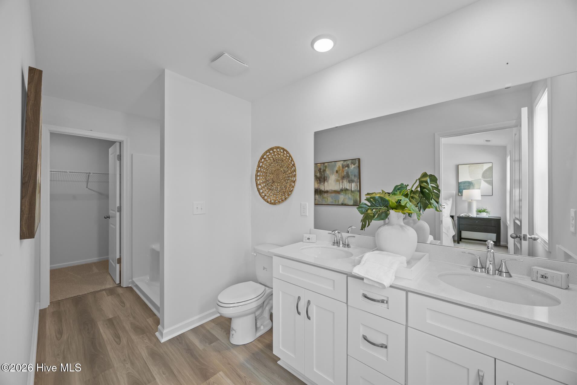 100564824 | Photo 29