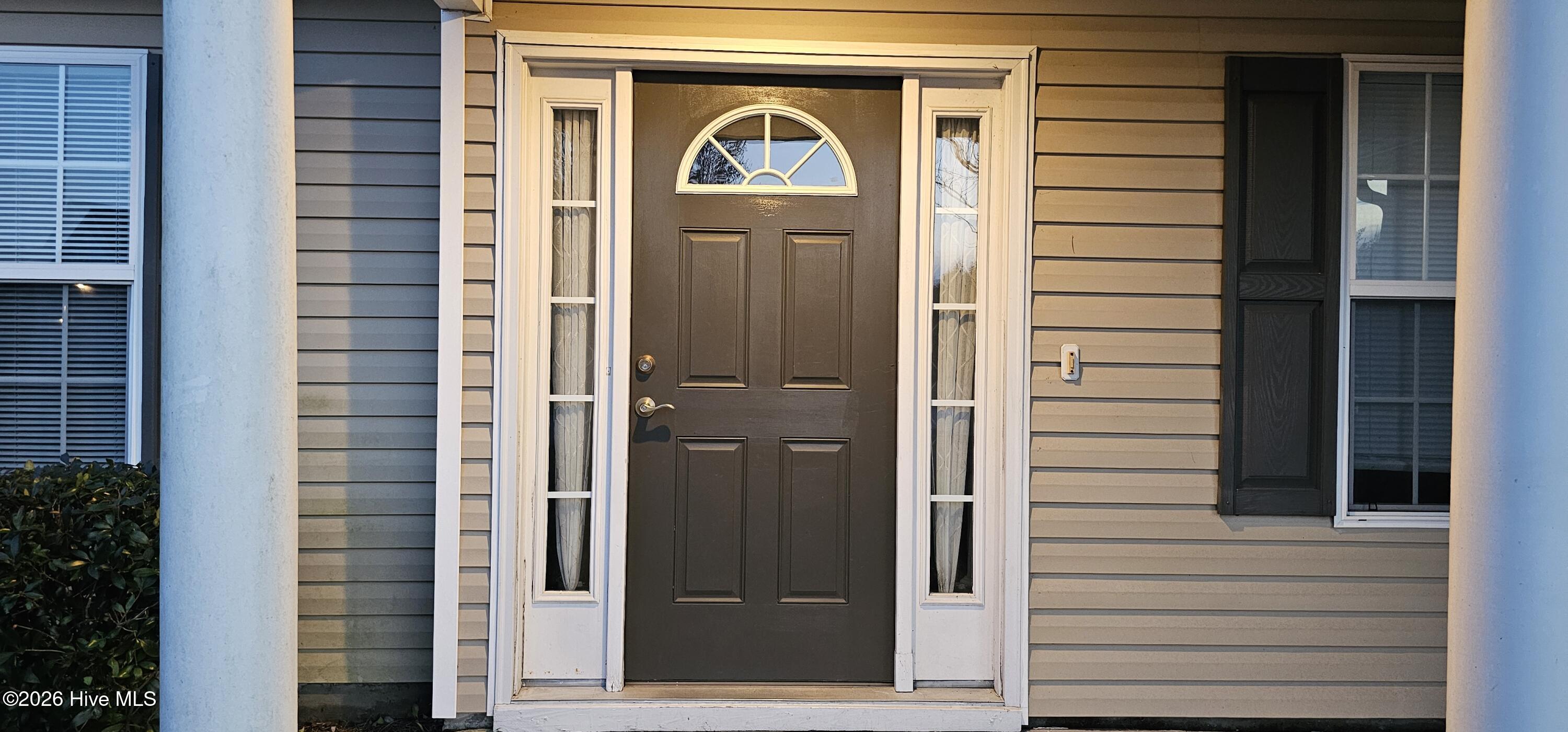 100548448 | Photo 47