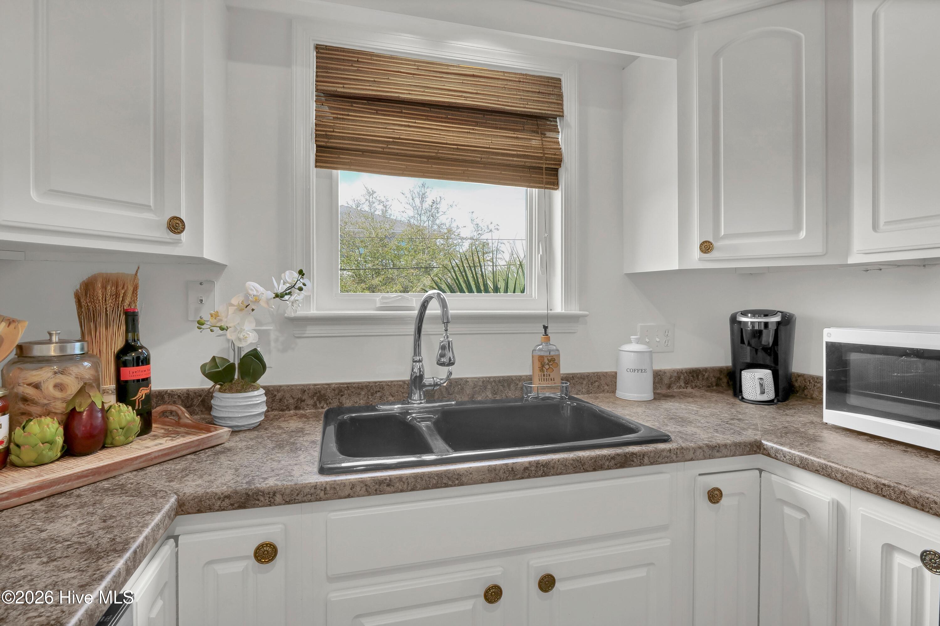 100561645 | Photo 19