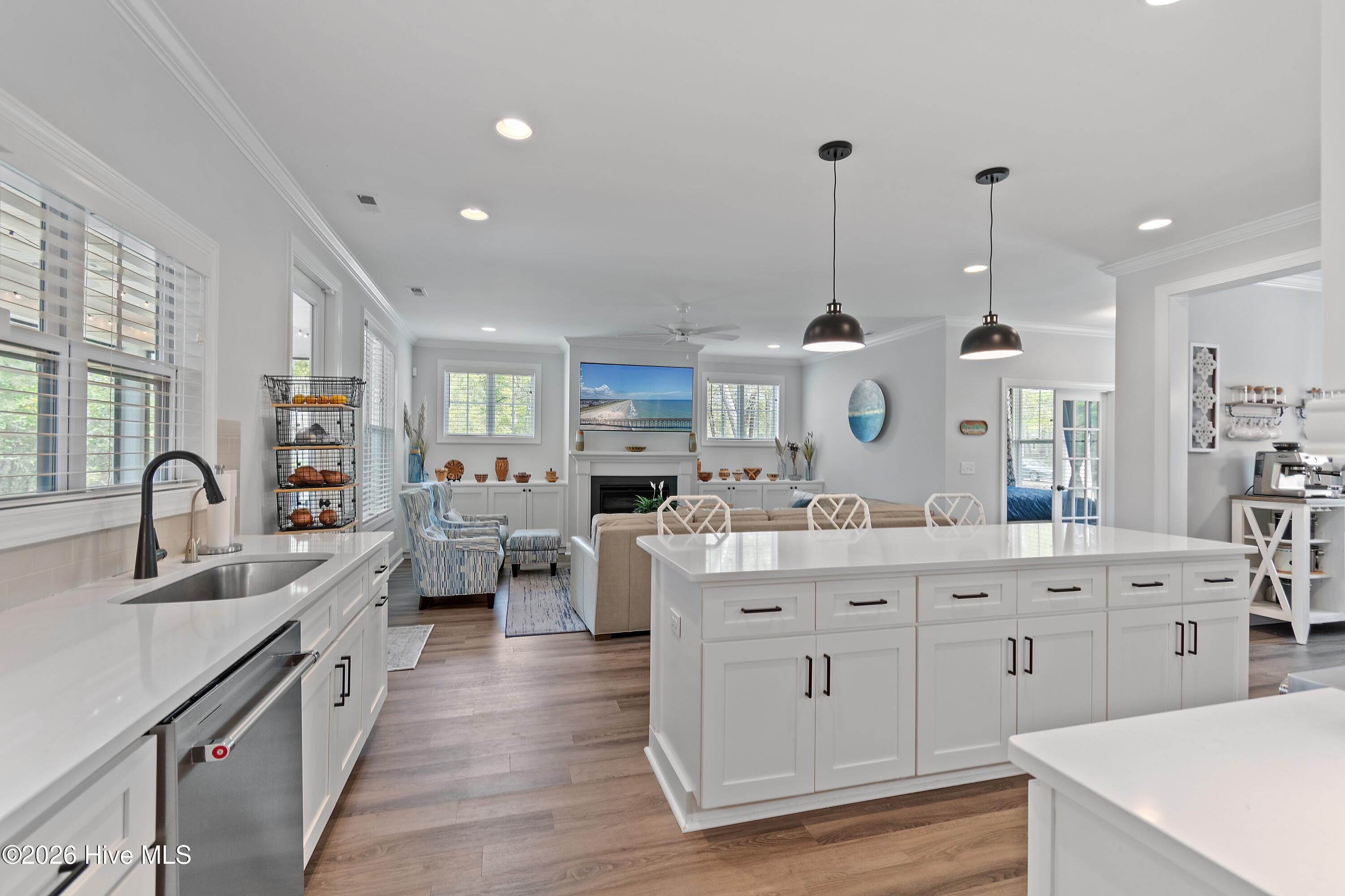 100565017 | Photo 20