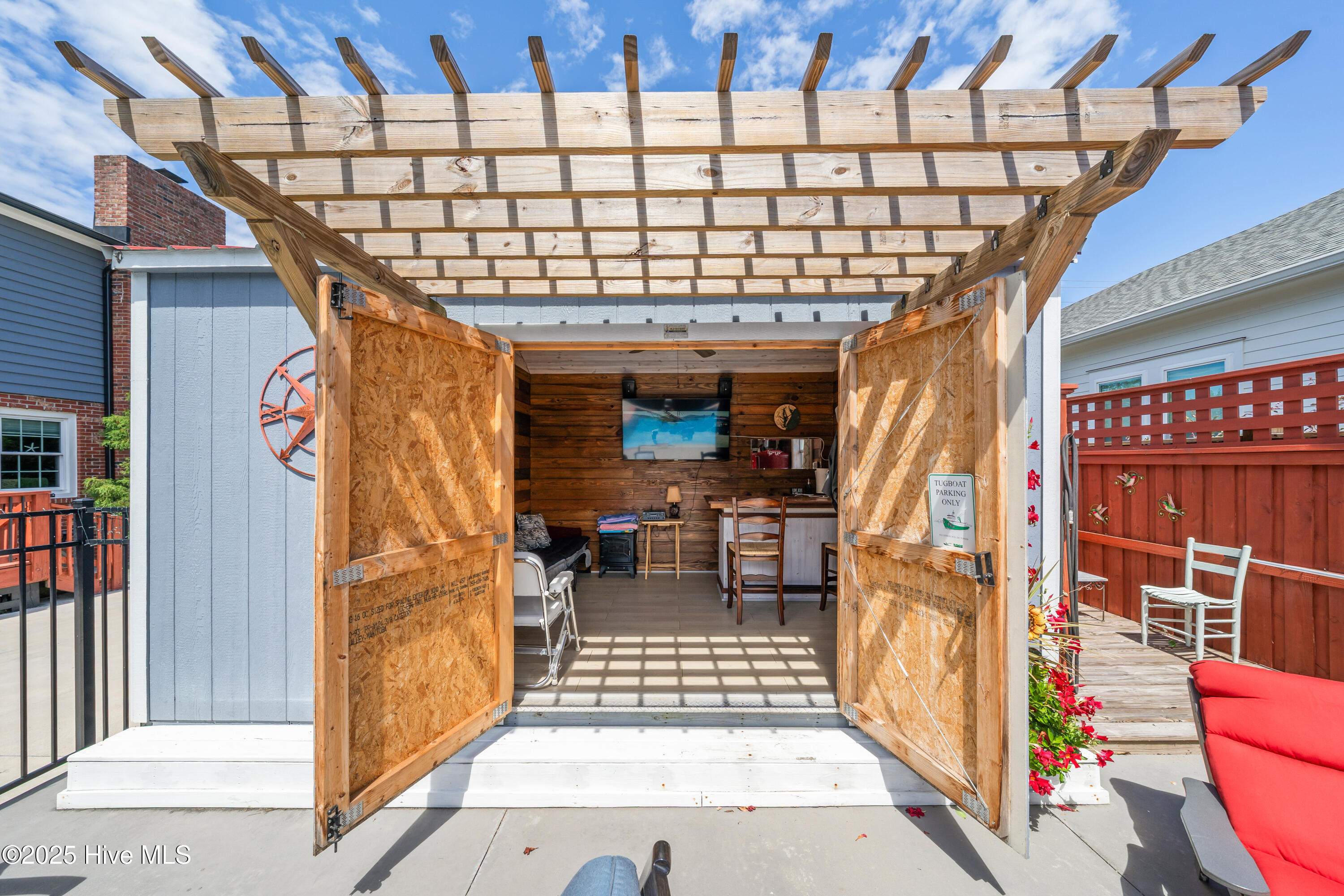 100557788 | Photo 17