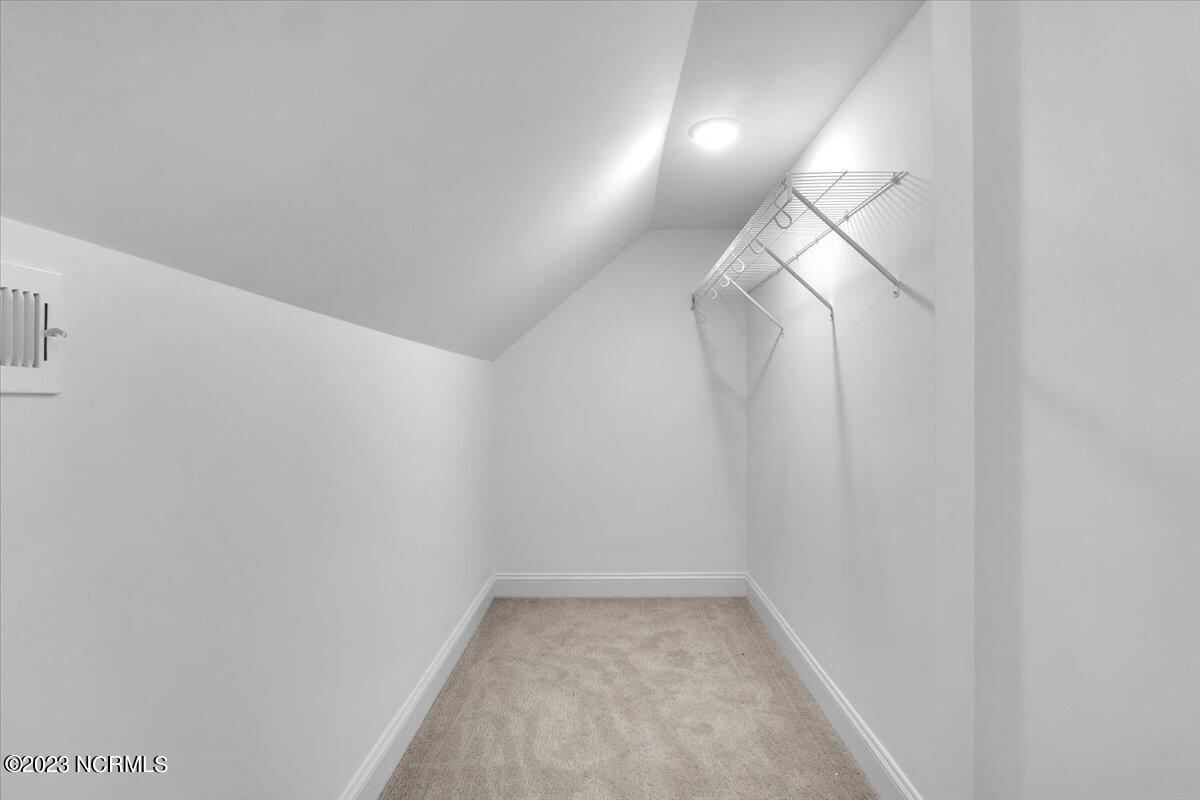 100524155 | Photo 61