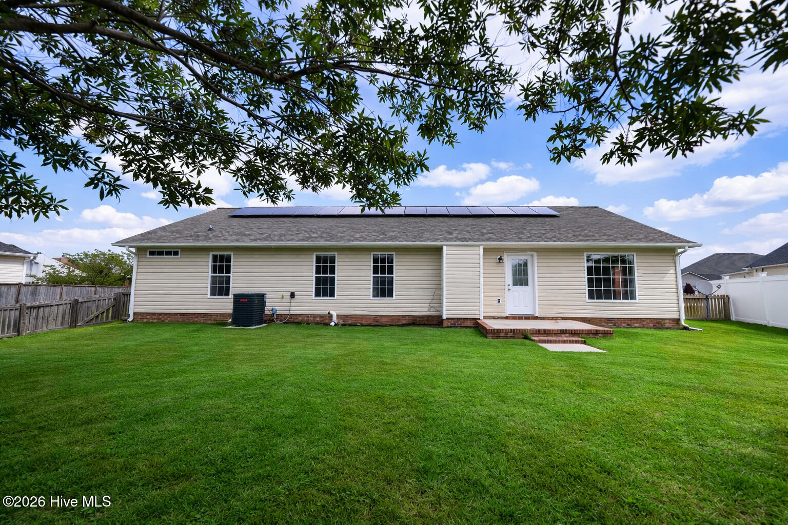 100562387 | Photo 40