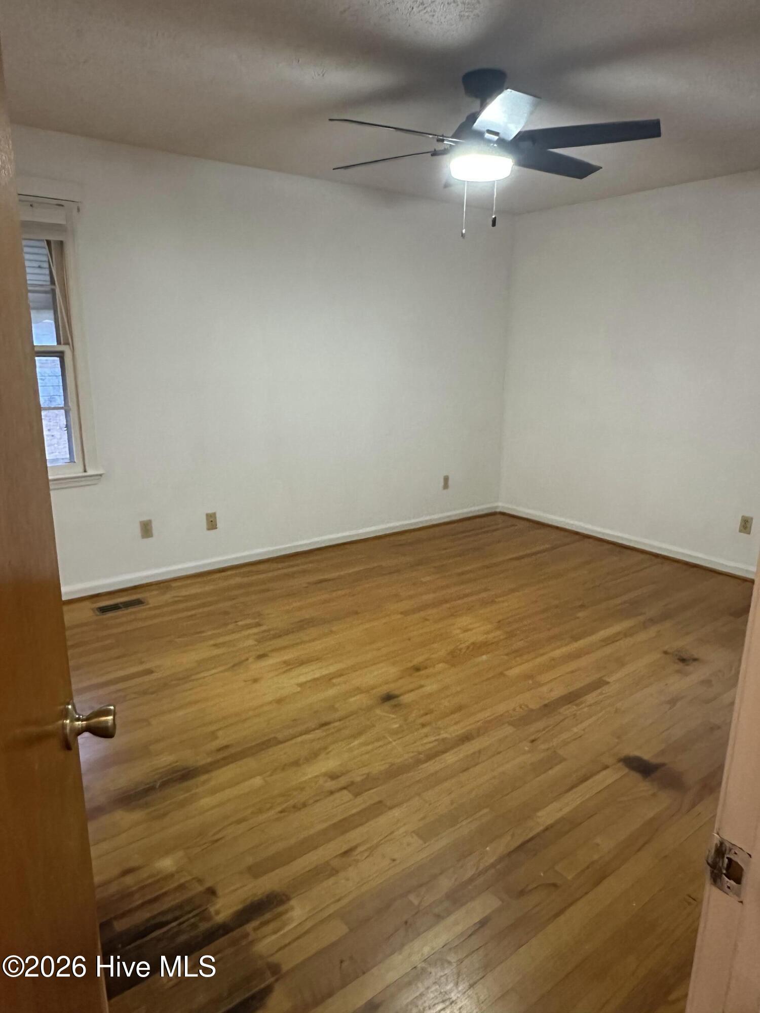 100551205 | Photo 13