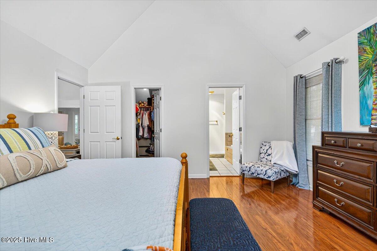 100518742 | Photo 24