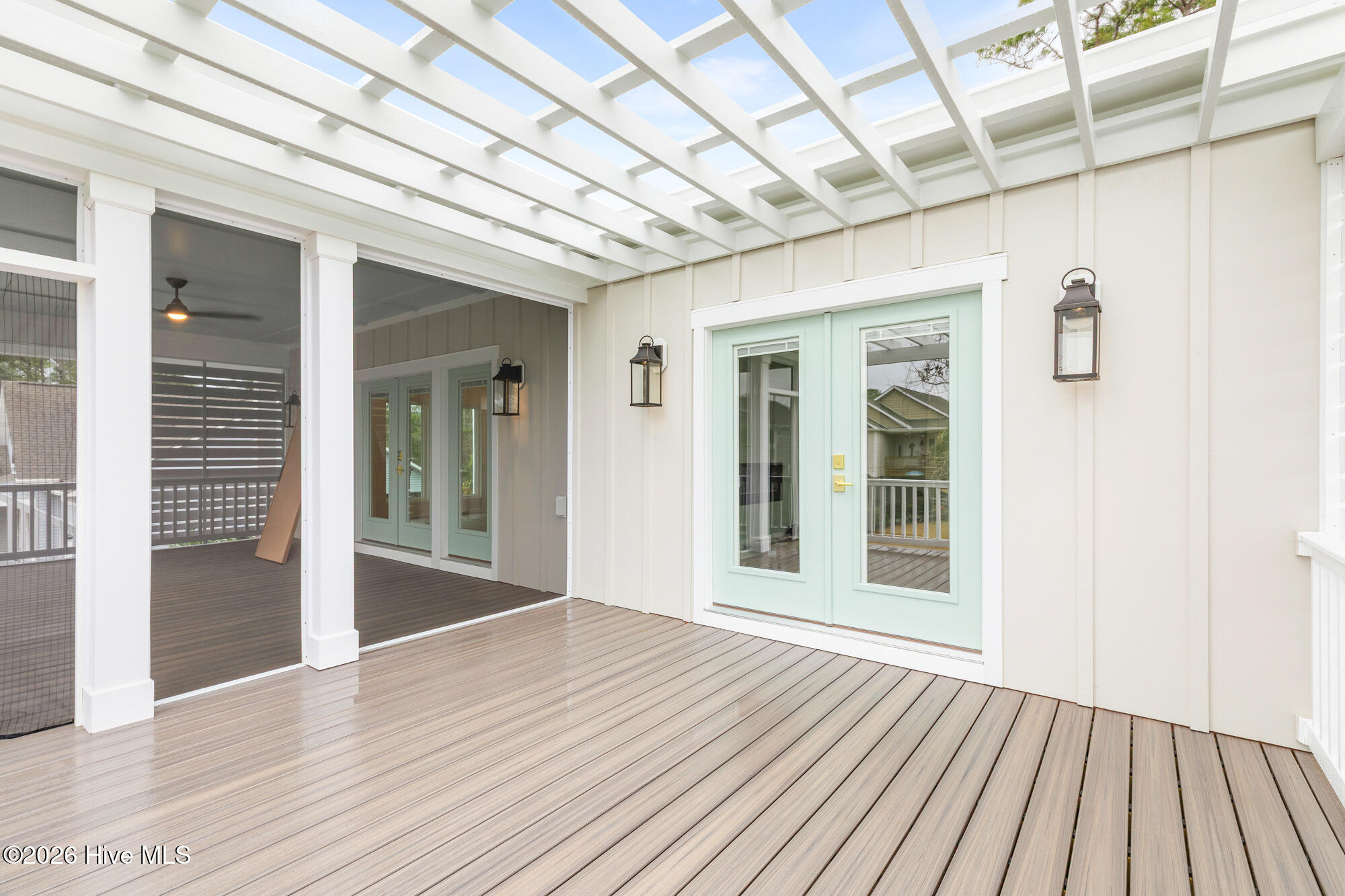 100516902 | Photo 161