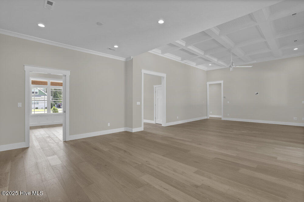 100509859 | Photo 15