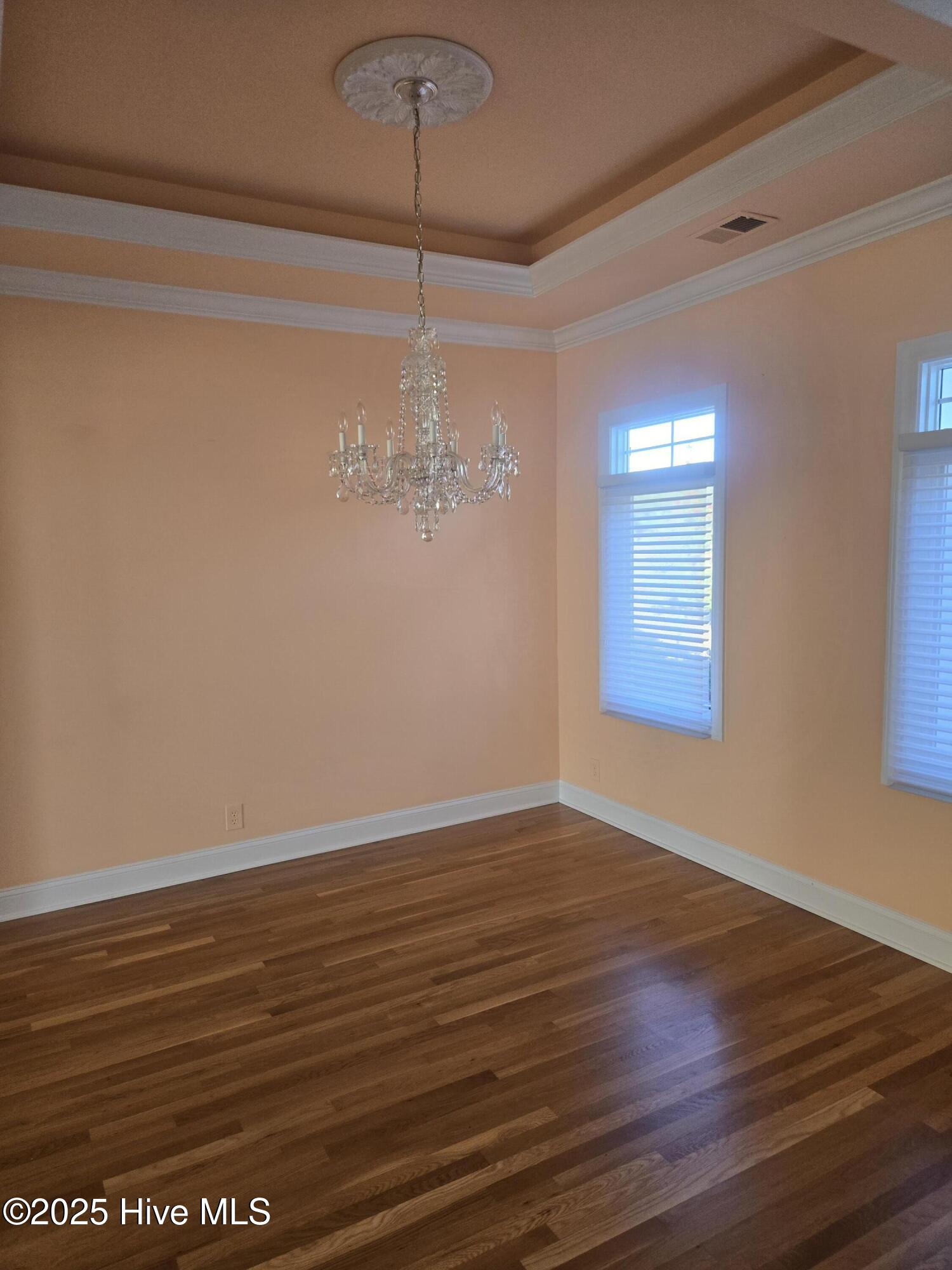 100545211 | Photo 21