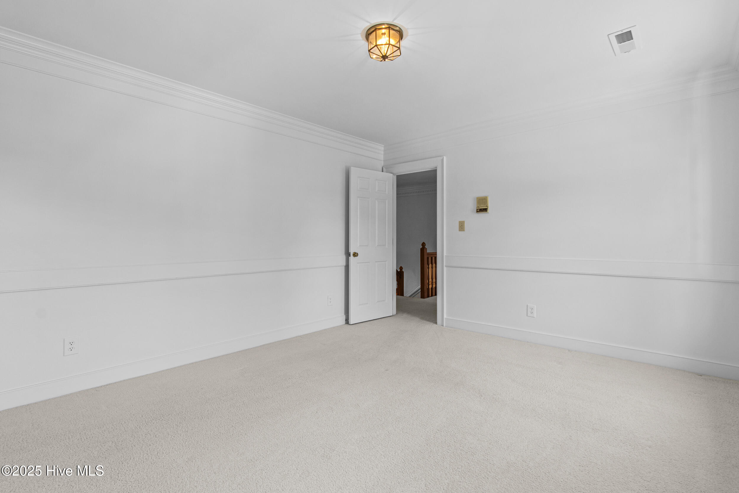 100537664 | Photo 45