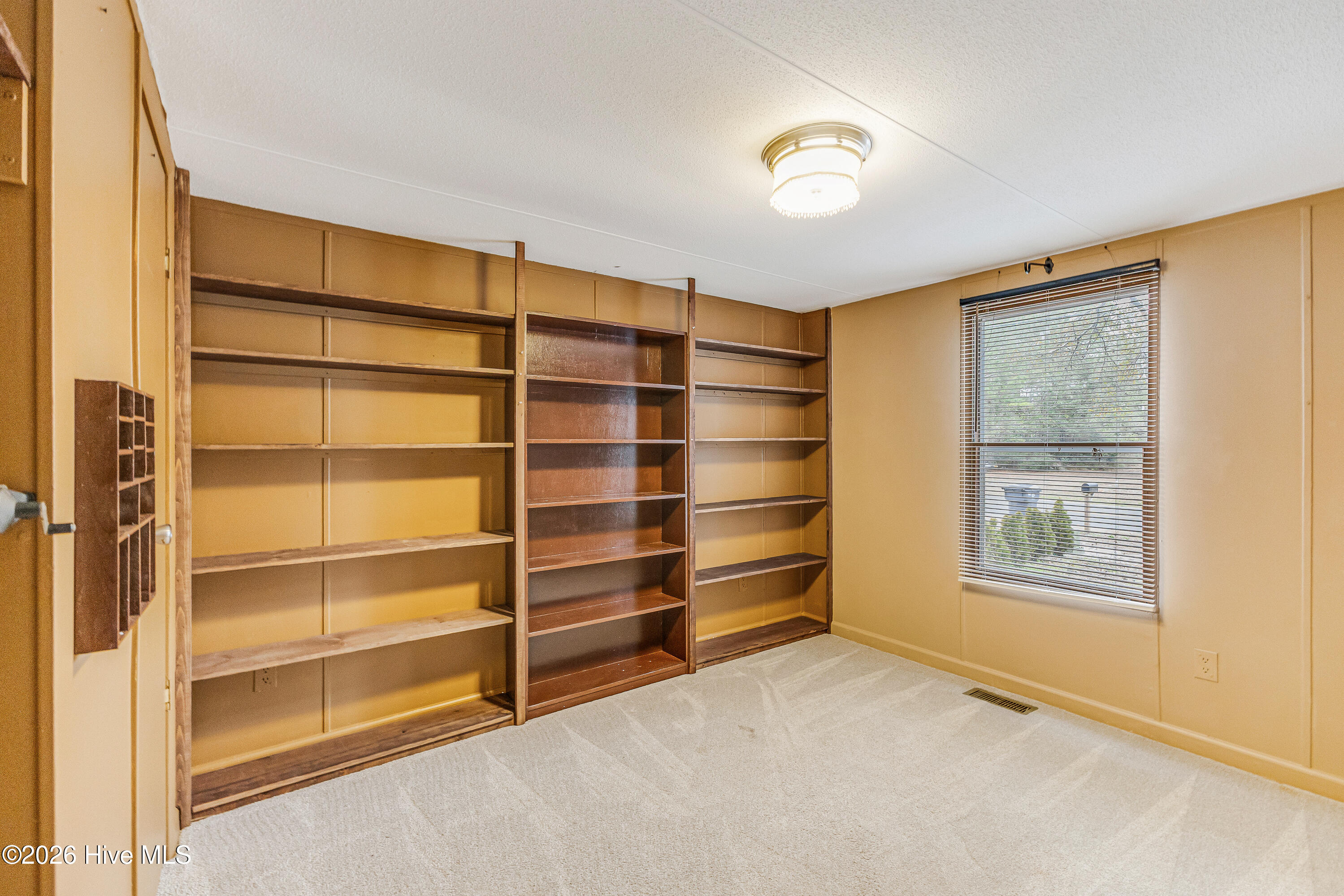 100557836 | Photo 18