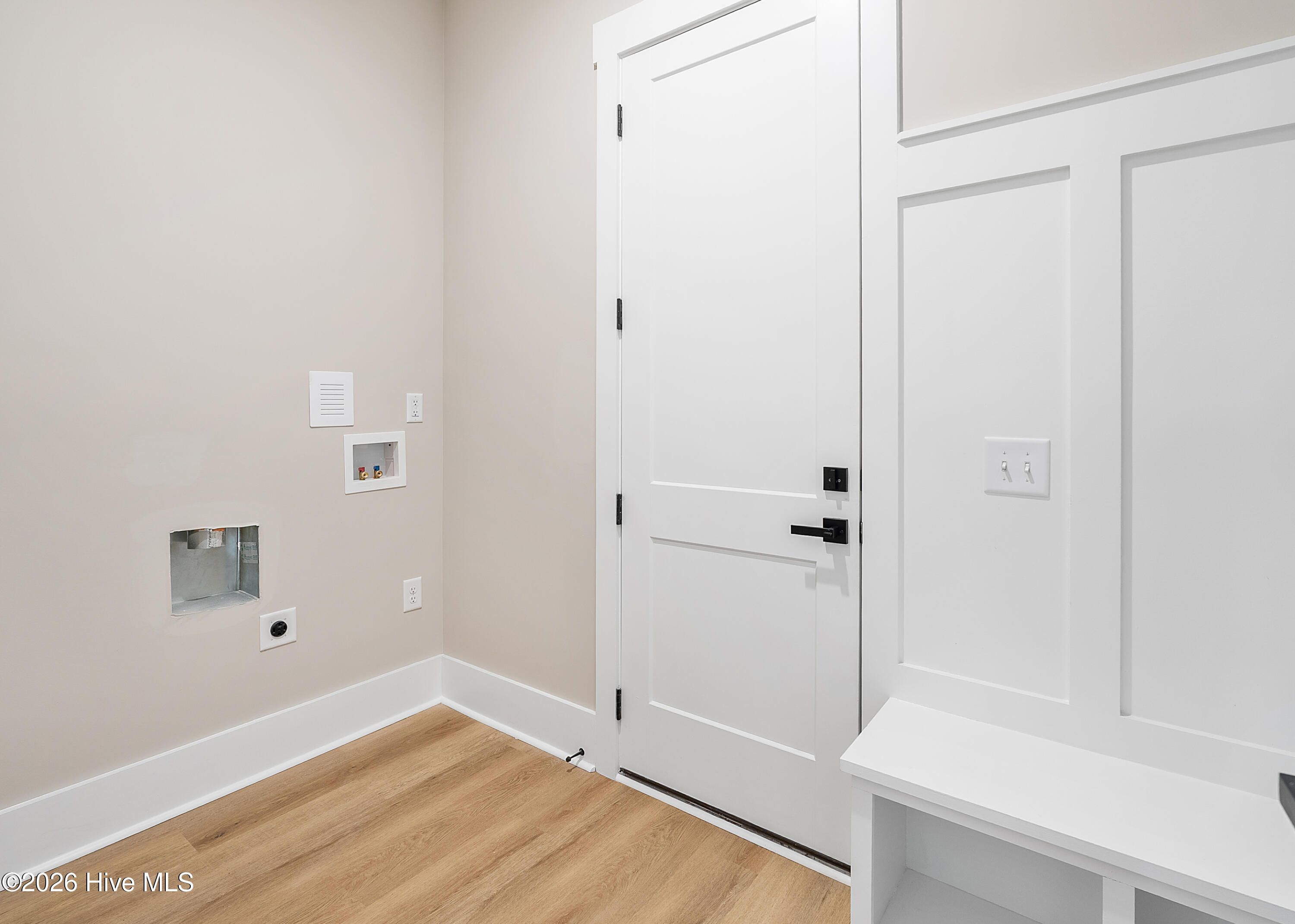 100566285 | Photo 20