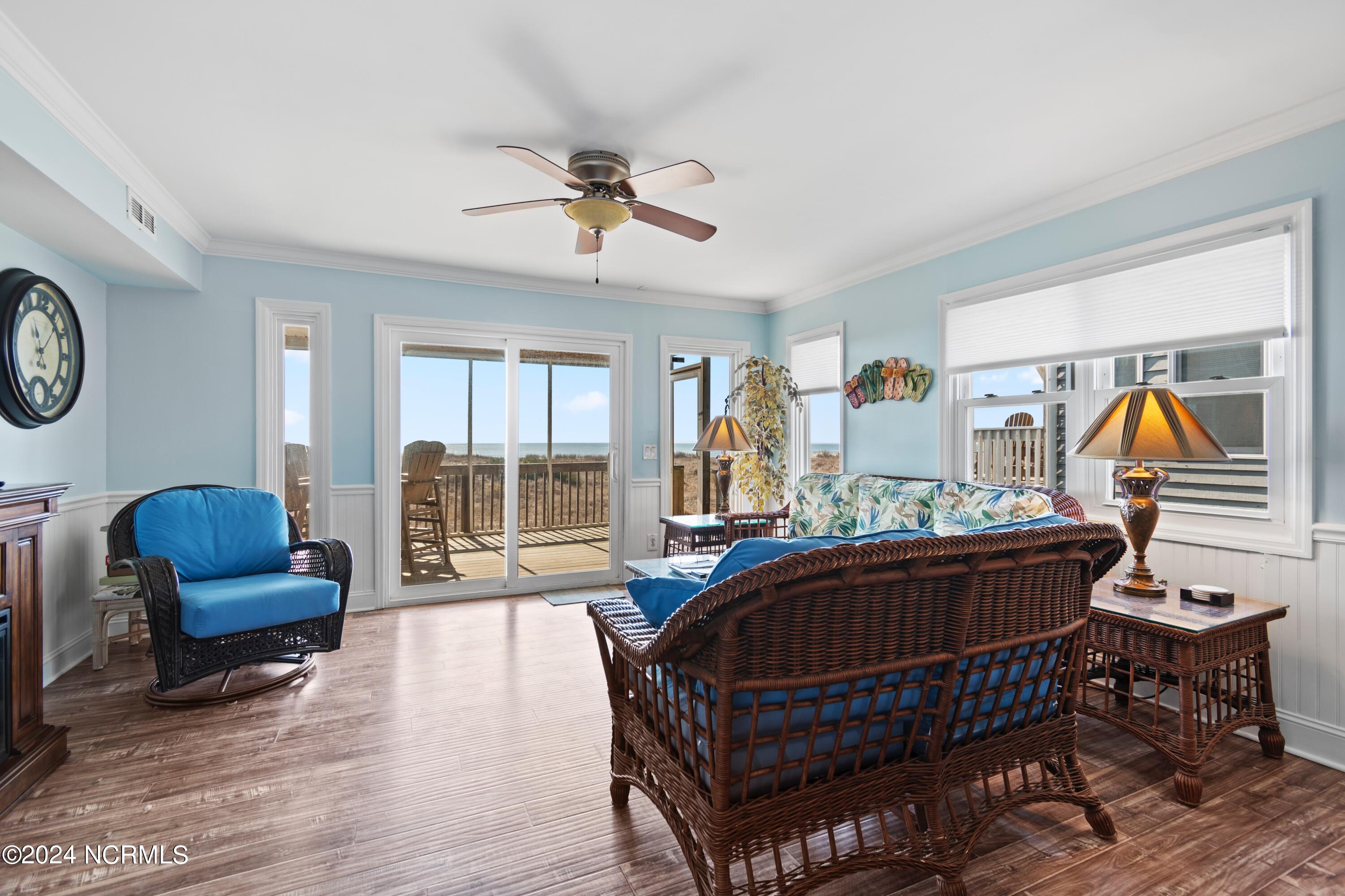 100547764 | Photo 36