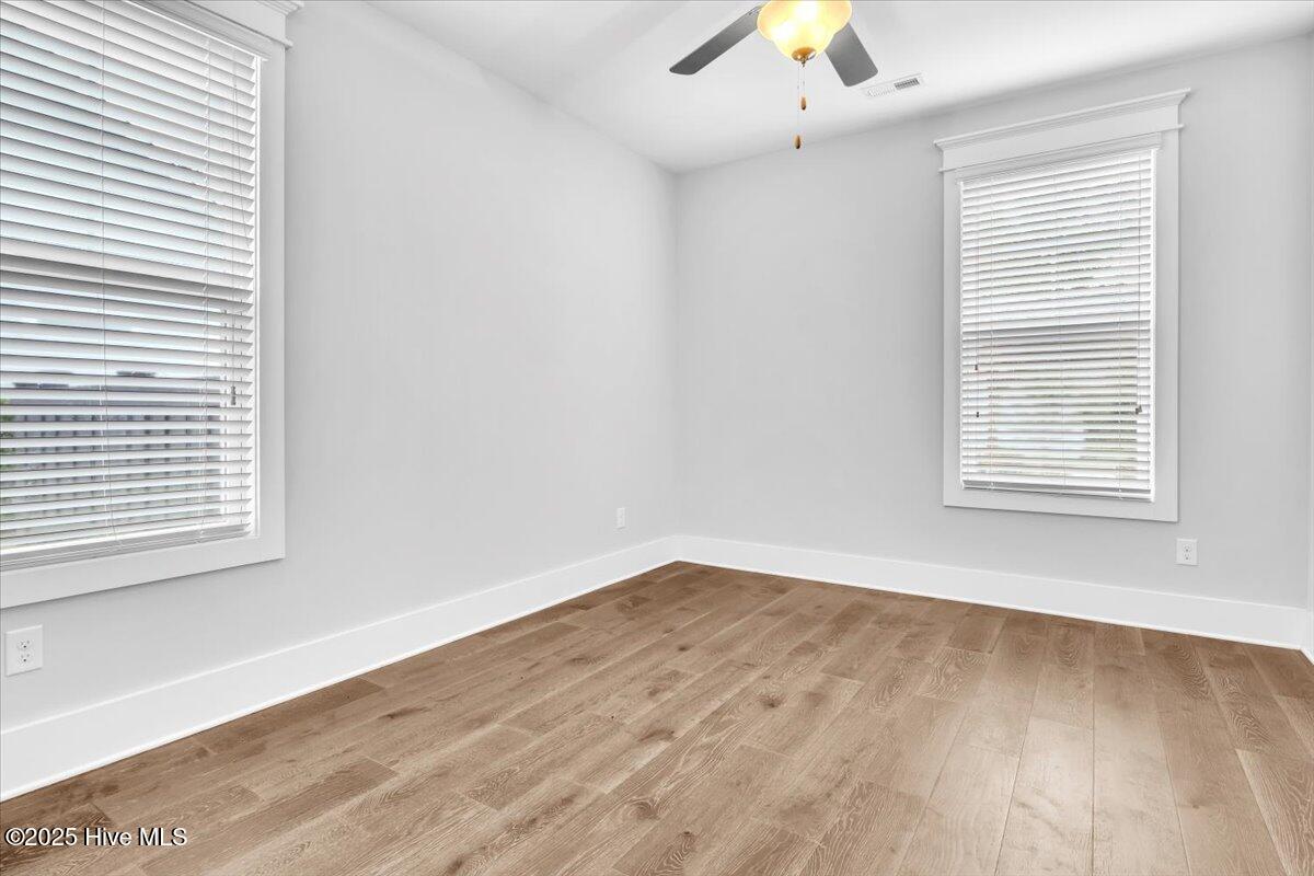 100523445 | Photo 24