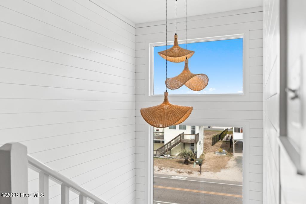 100556593 | Photo 65