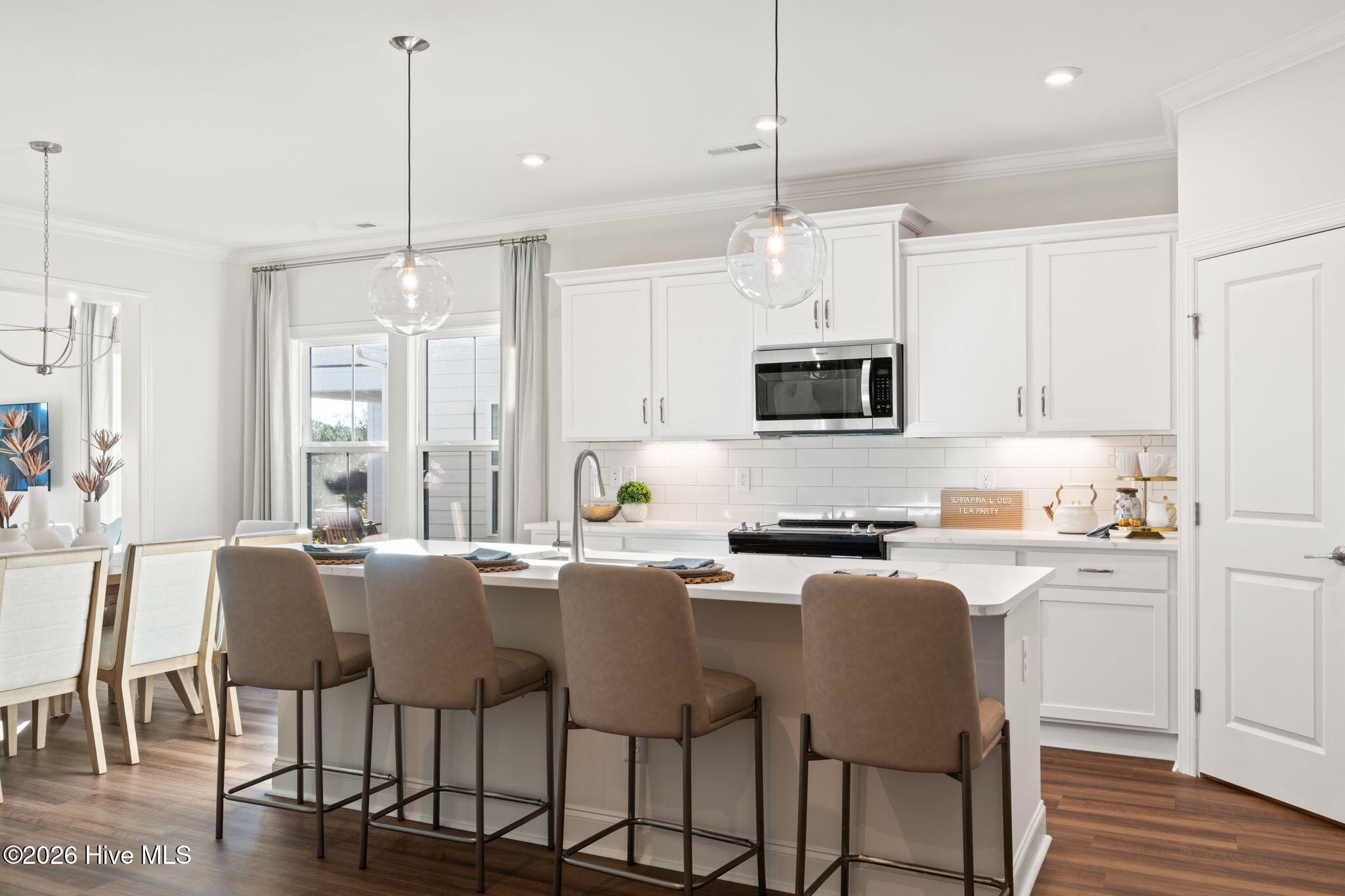 100556247 | Photo 15