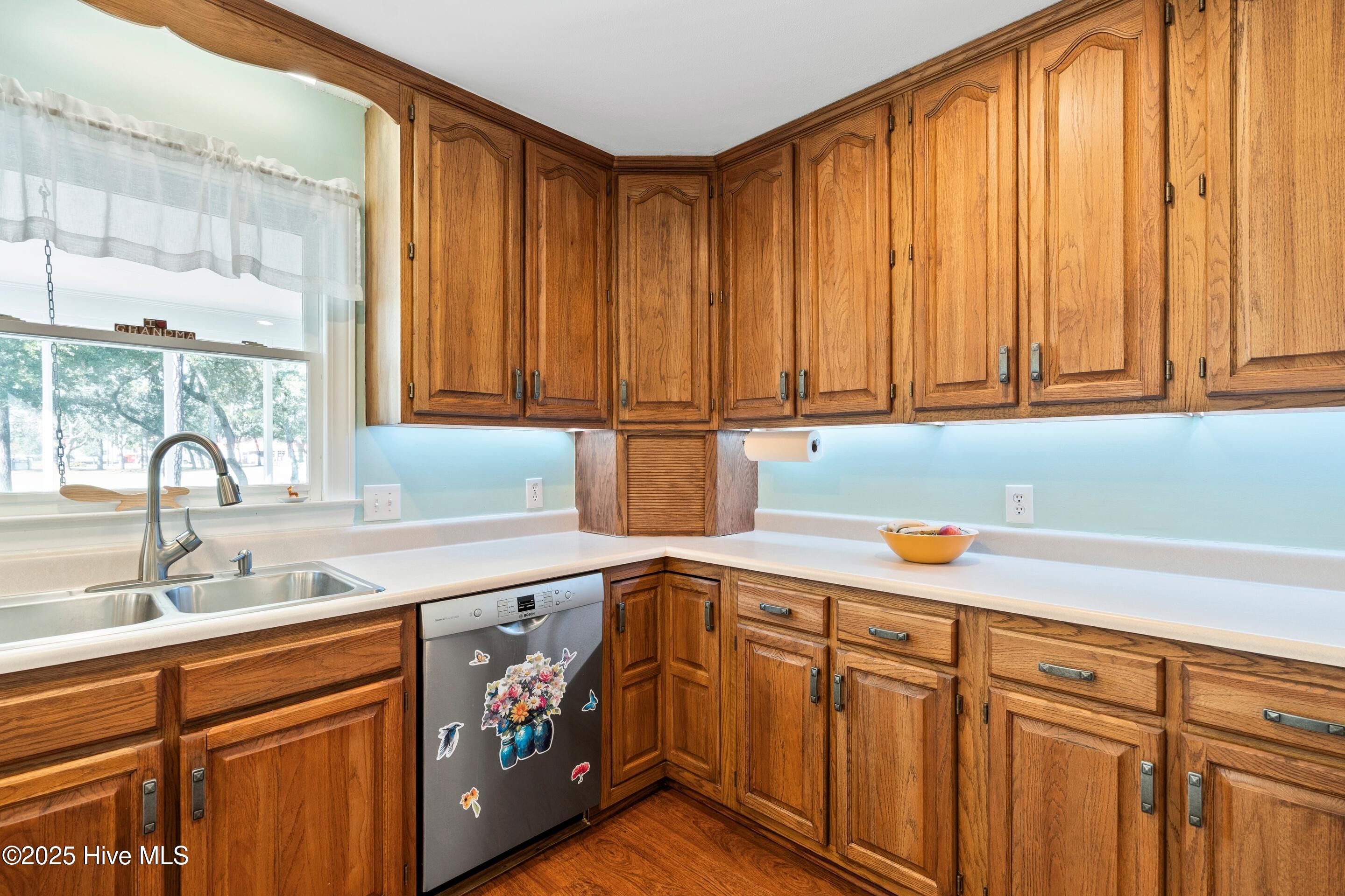 100539788 | Photo 10