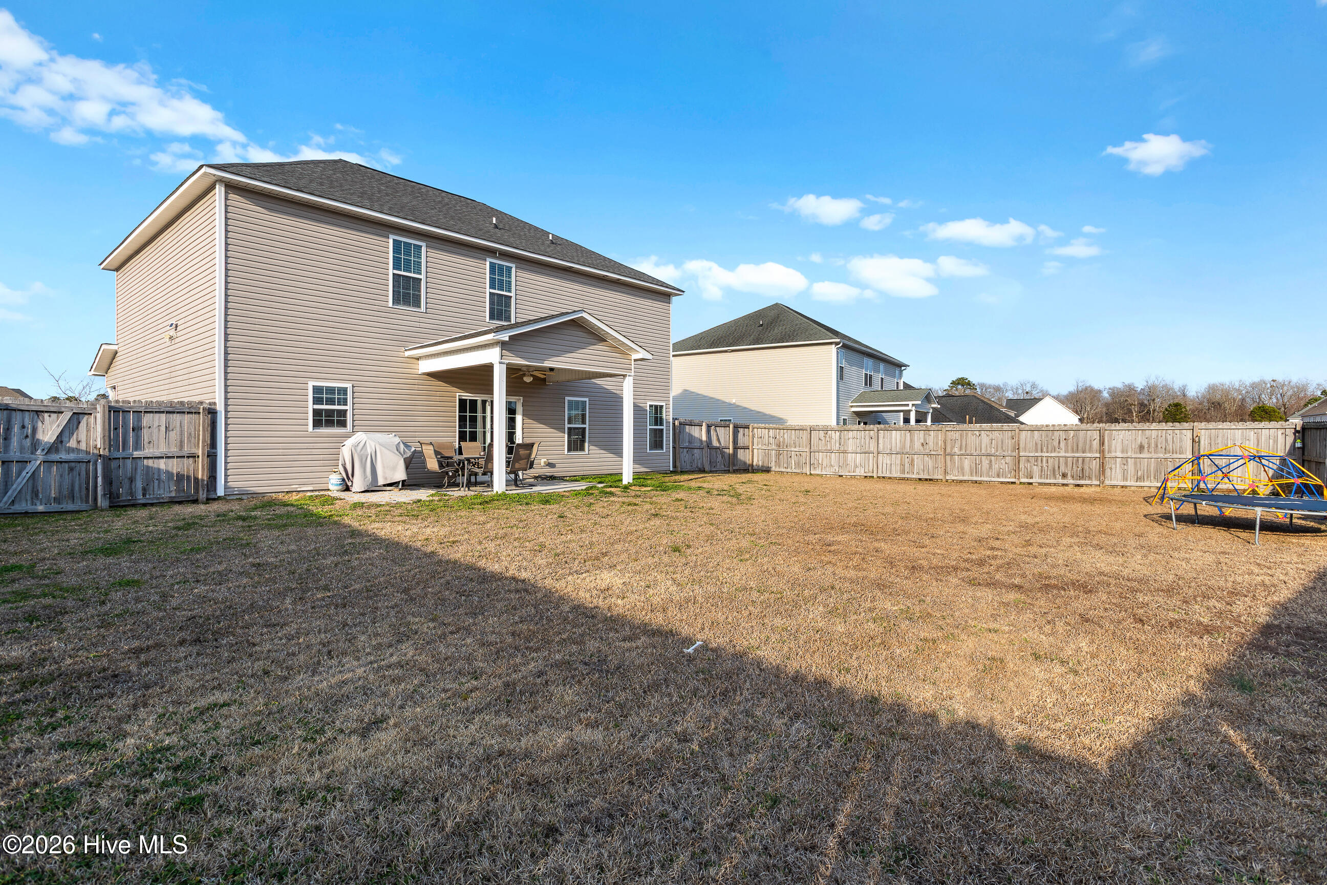 100556437 | Photo 33