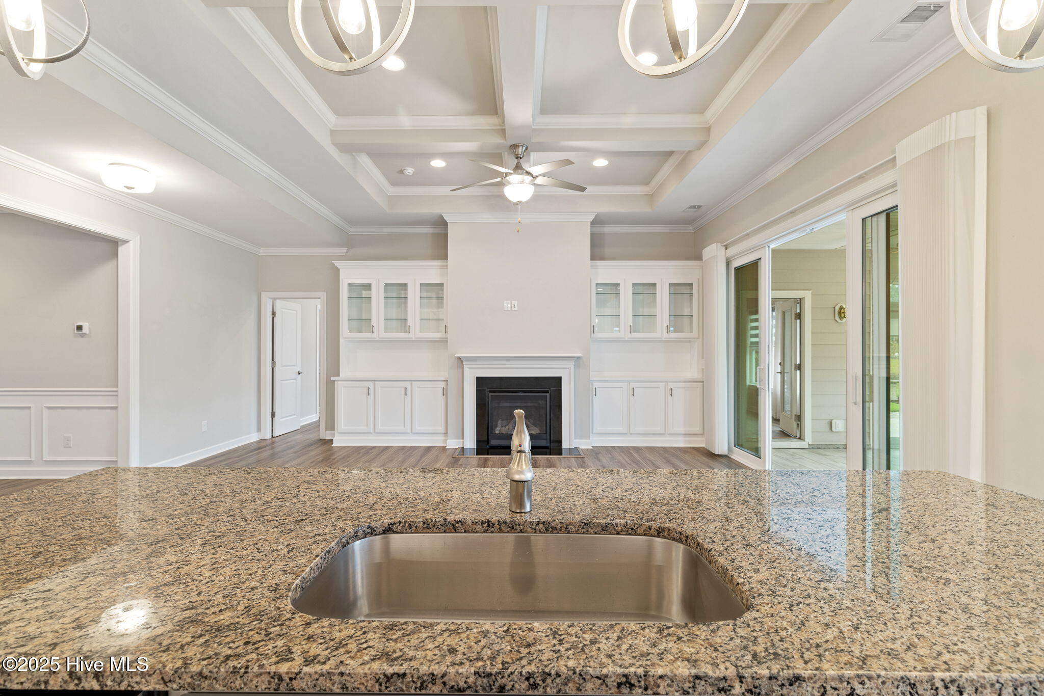 100534231 | Photo 22