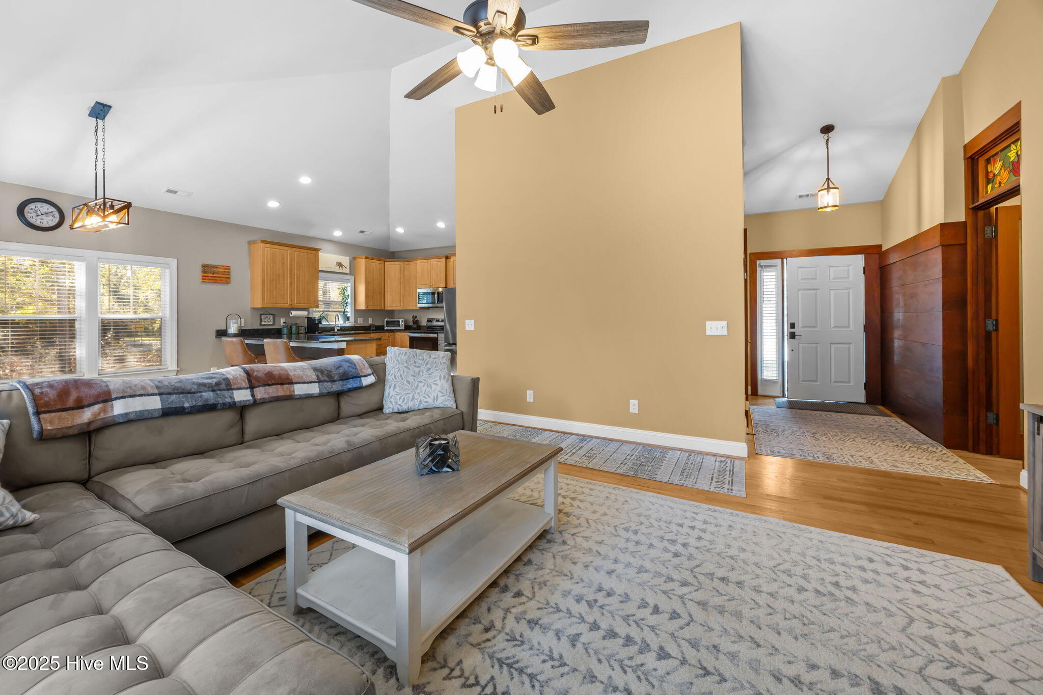 100539810 | Photo 12