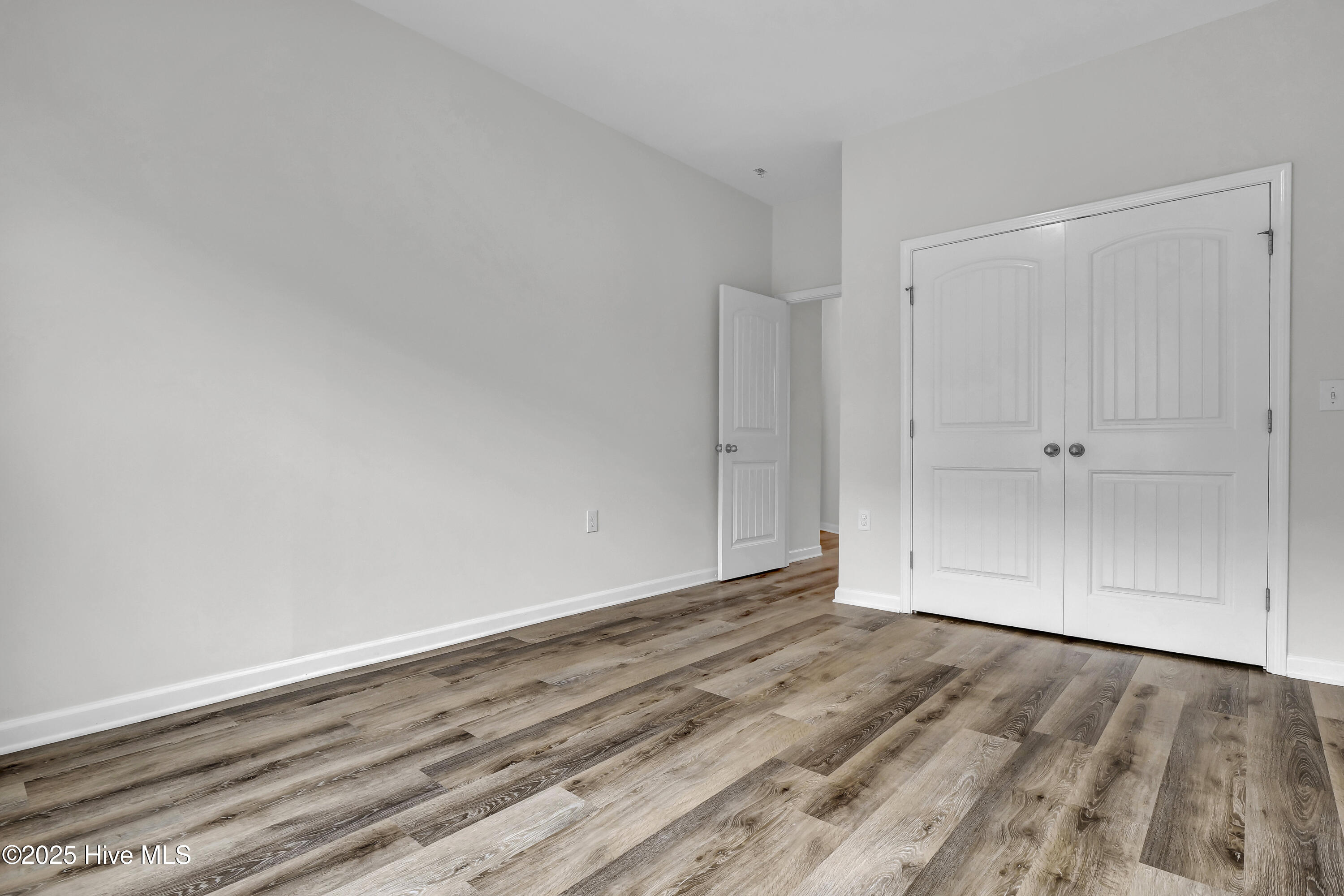 100488787 | Photo 26