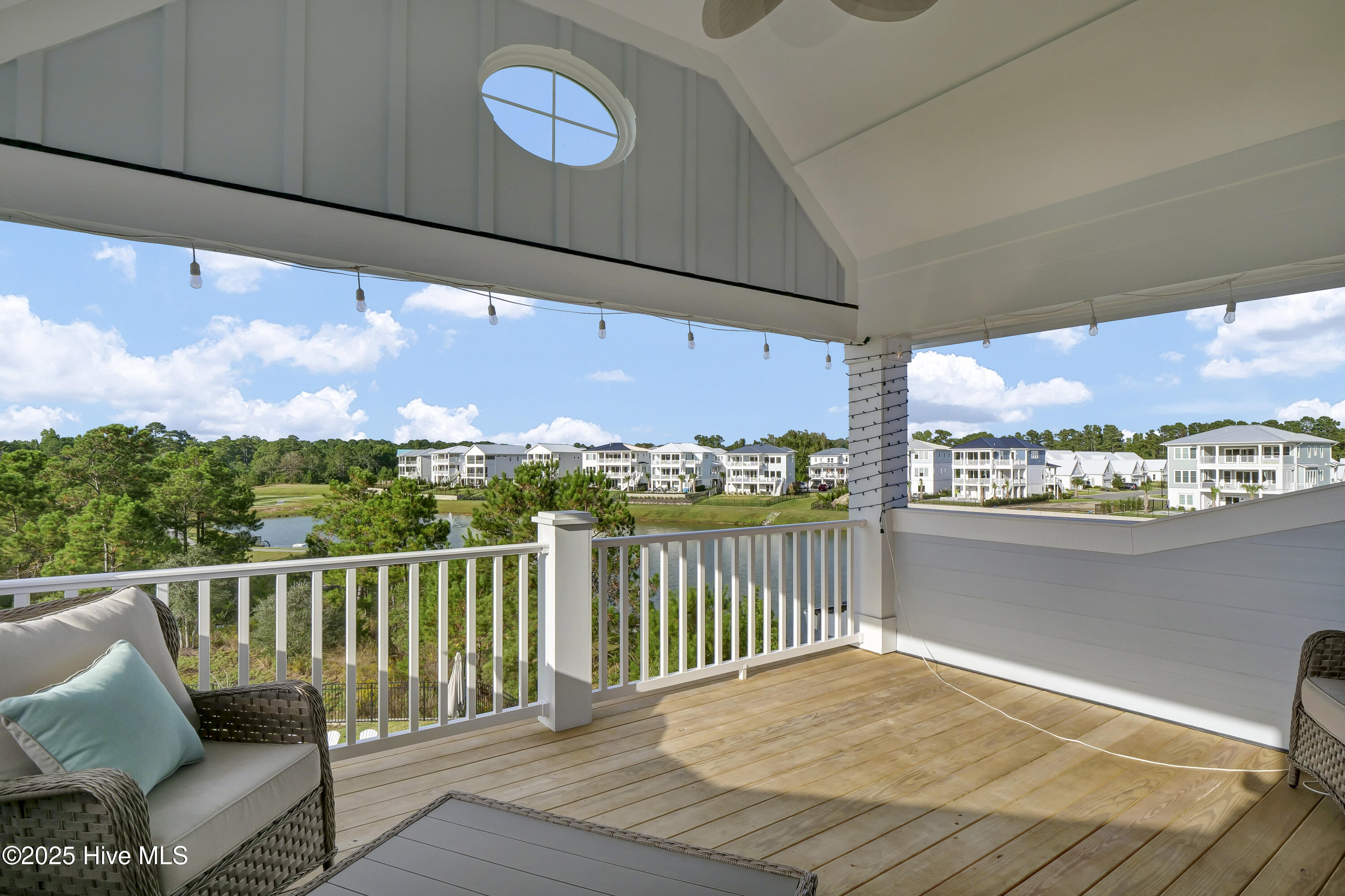 100534317 | Photo 37