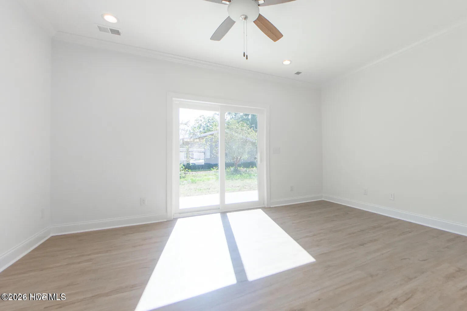 100548012 | Photo 13