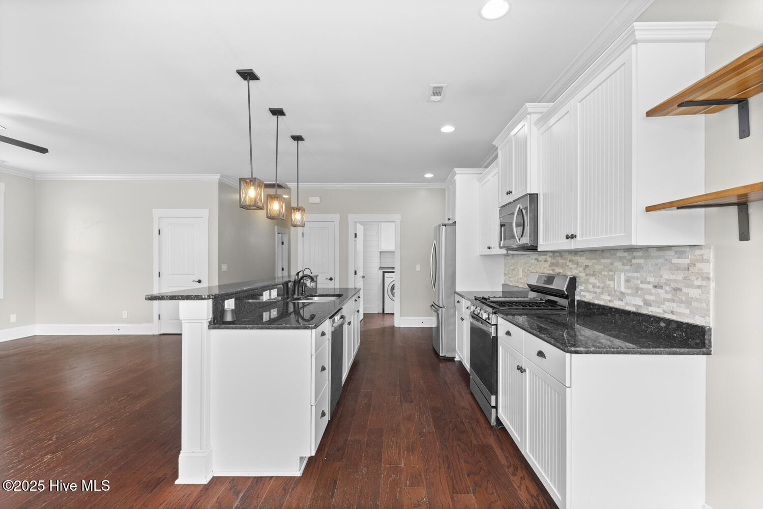 100507529 | Photo 16