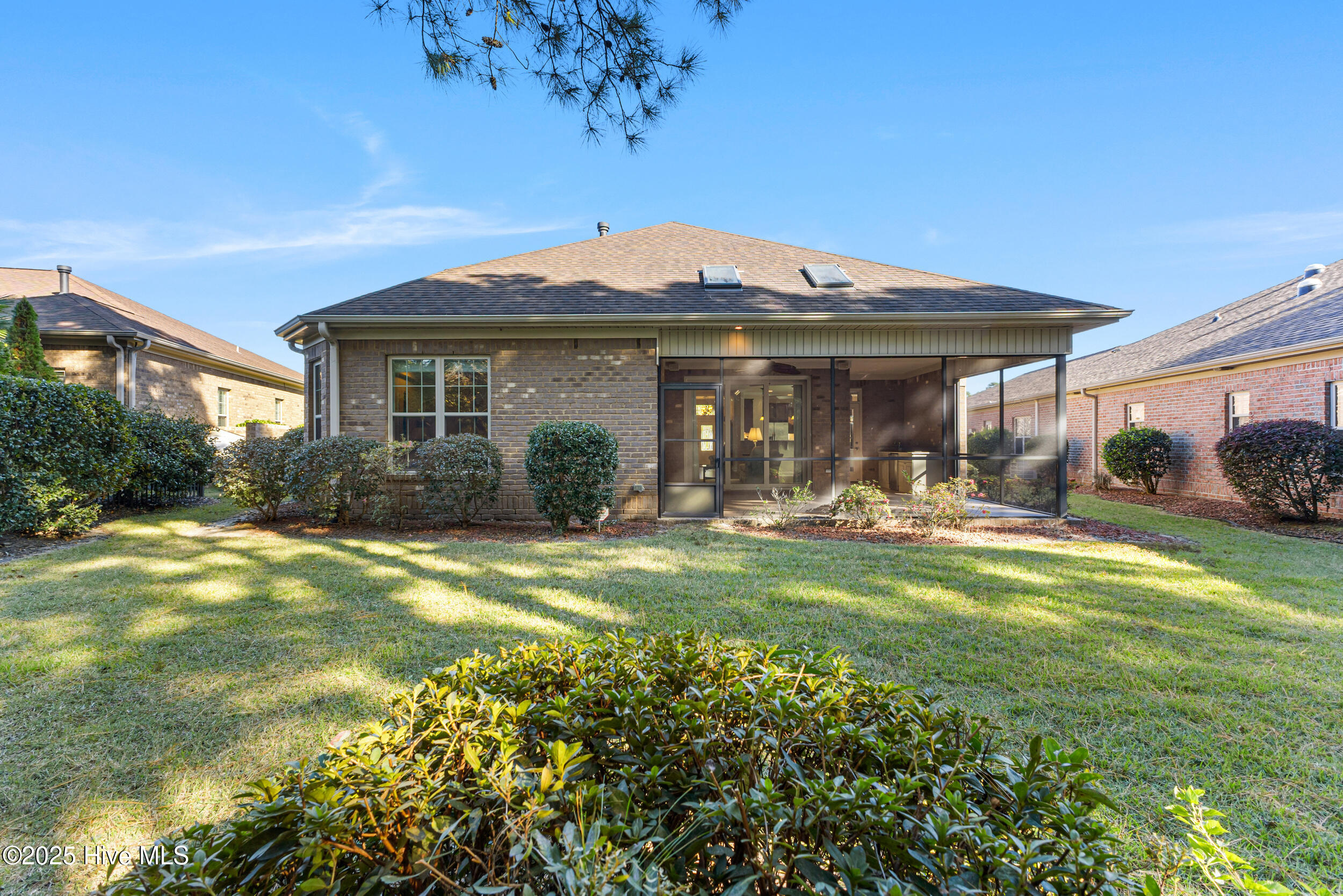 100539412 | Photo 32