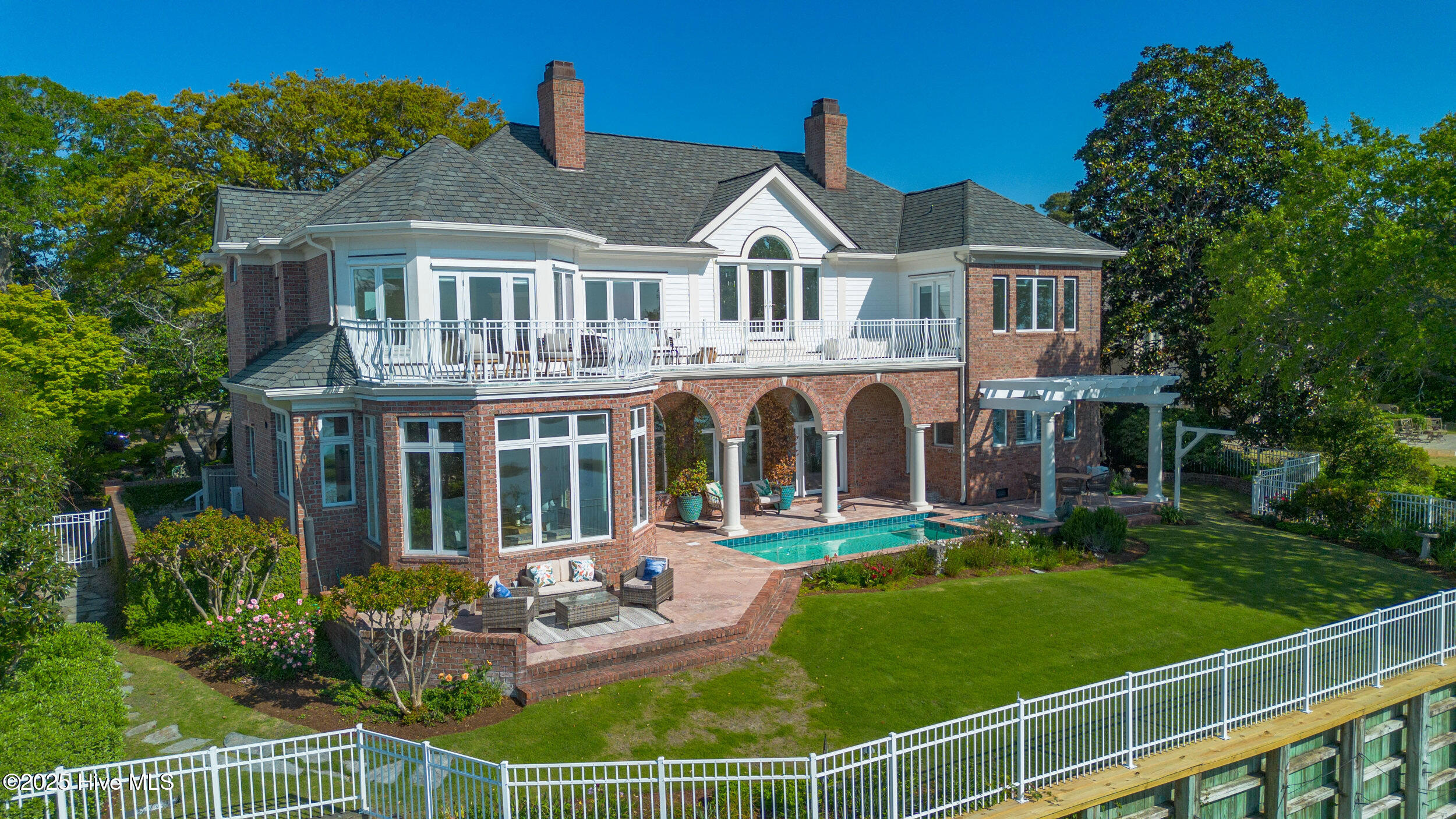 100505592 | Photo 57