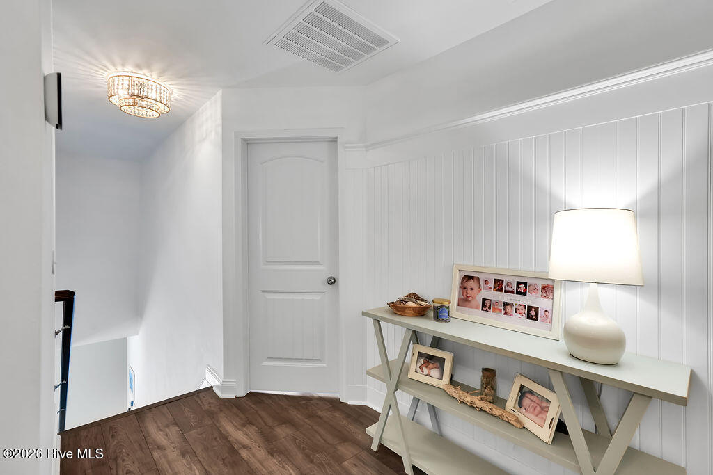 100565738 | Photo 22