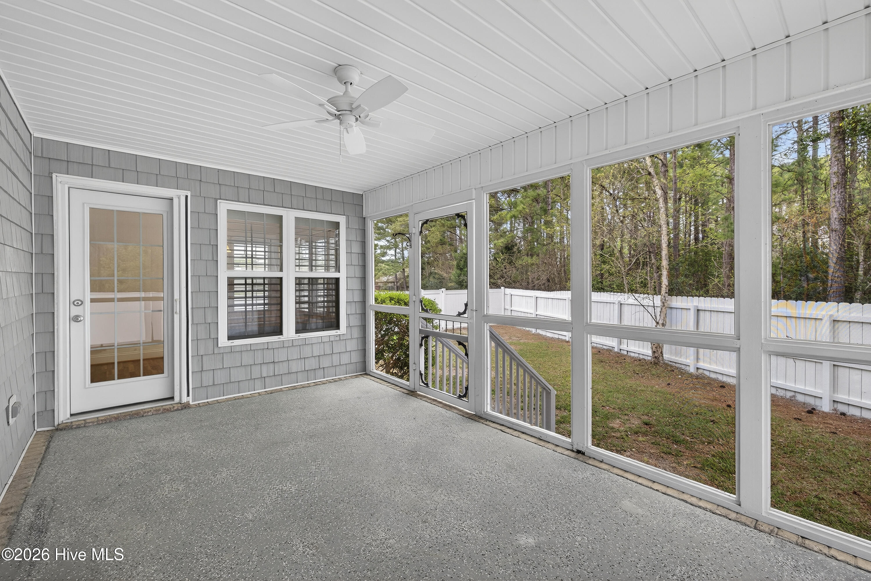 100563157 | Photo 26