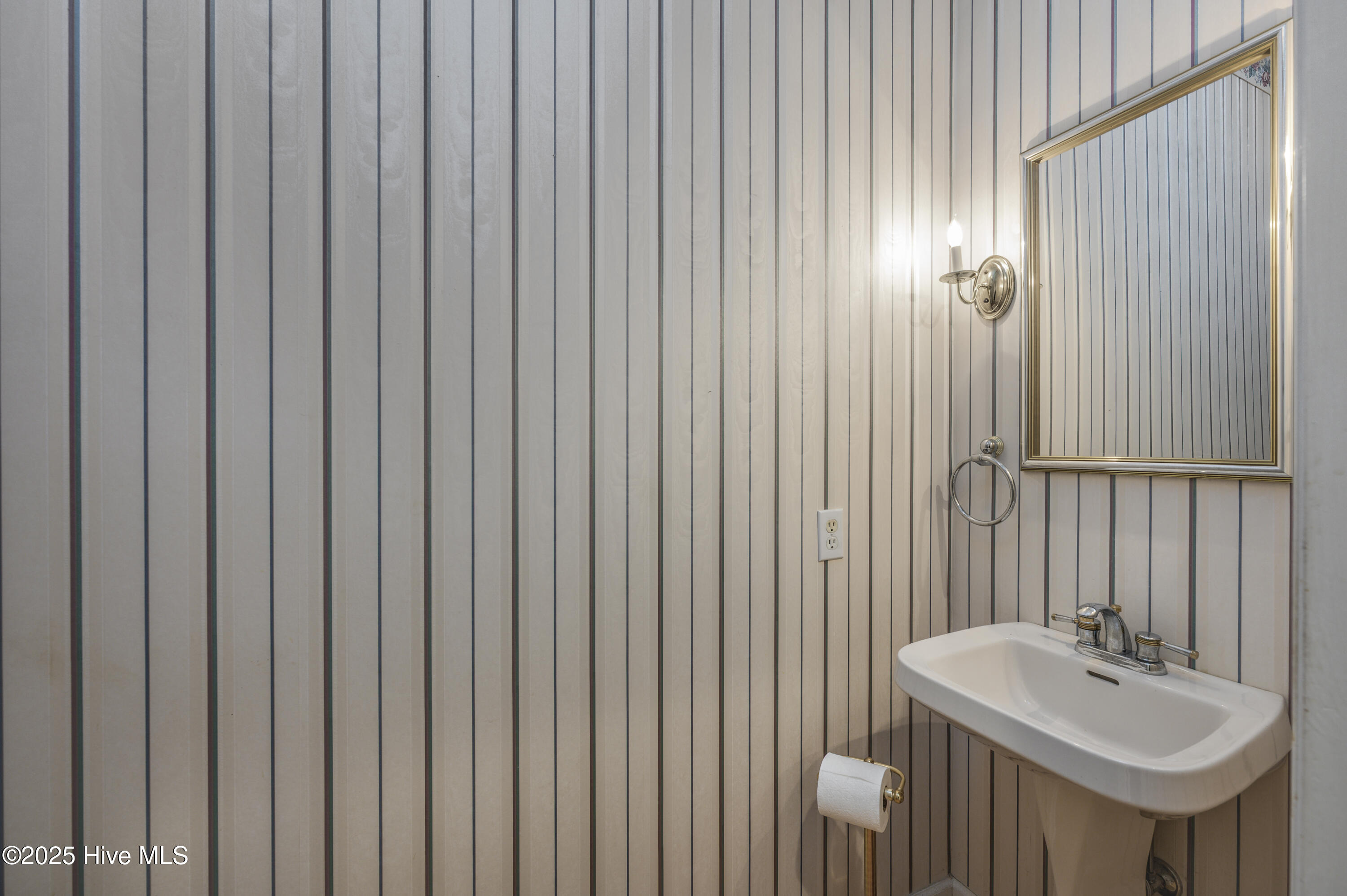 100541509 | Photo 25