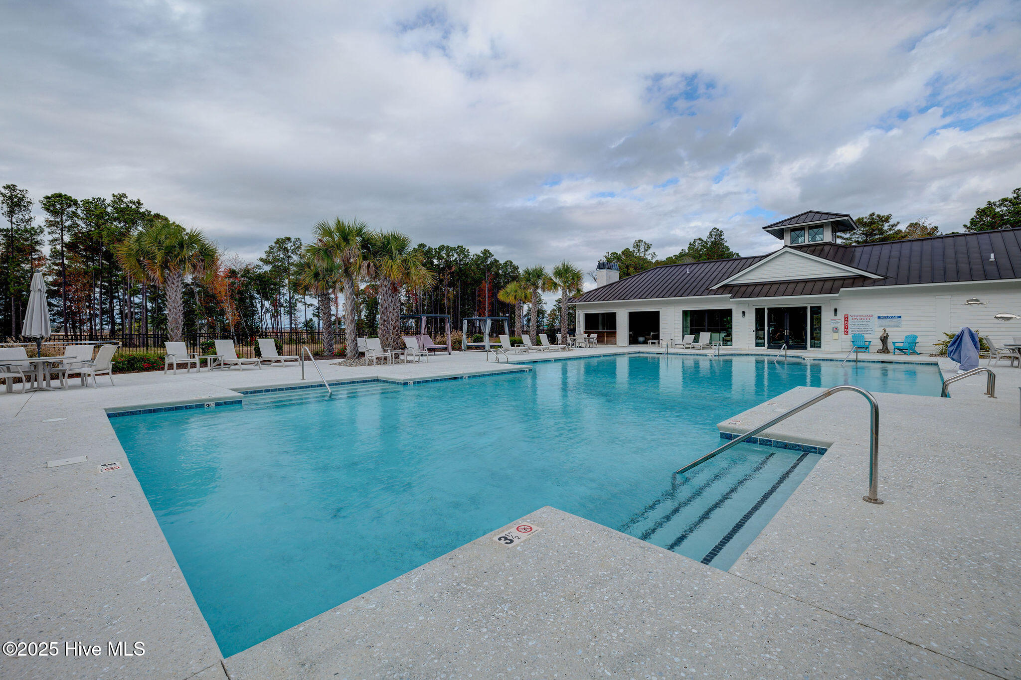 100488760 | Photo 13